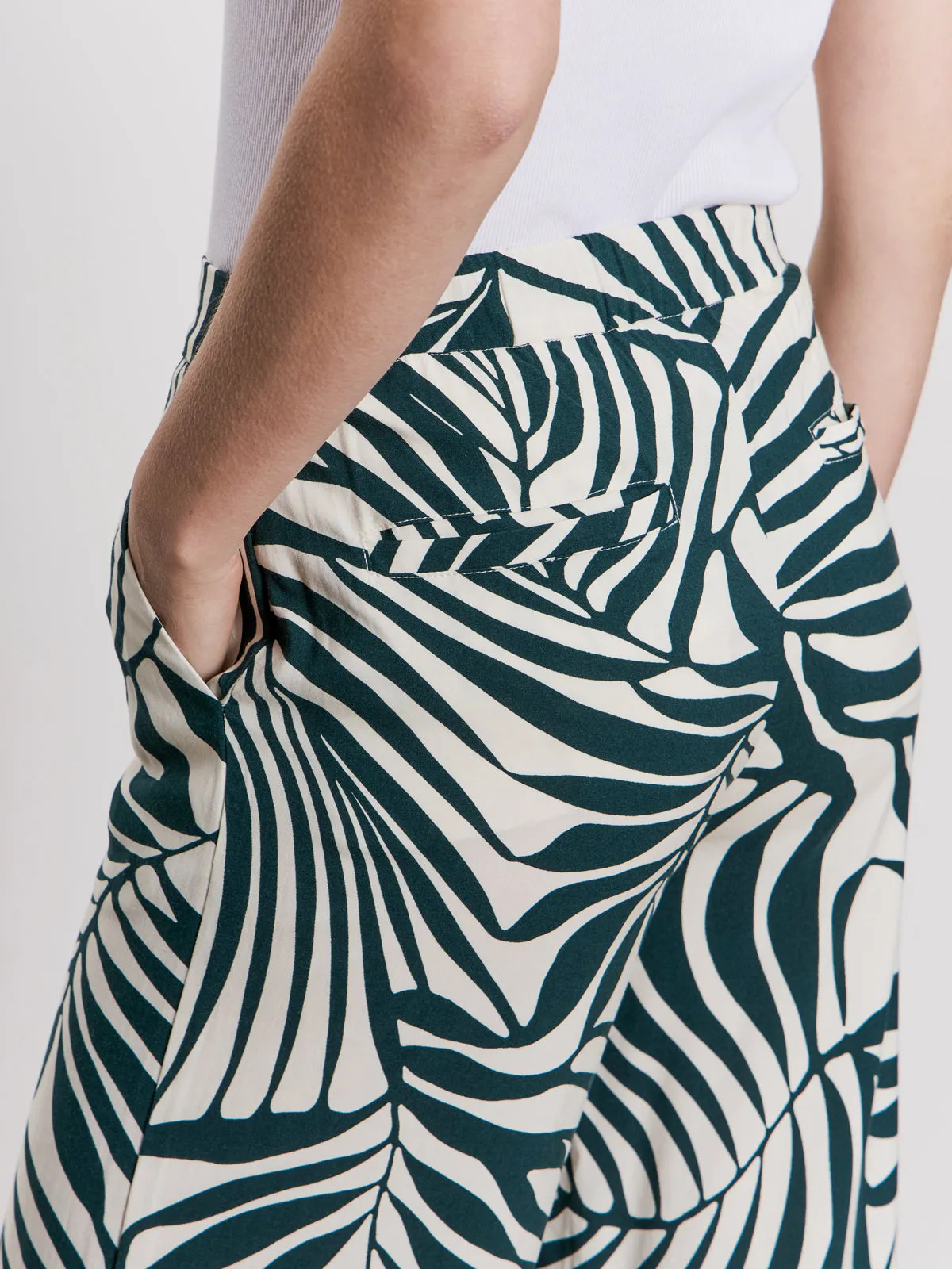 The Soft Trouser Green Oasis NoBuckleDesign Cozy Feel