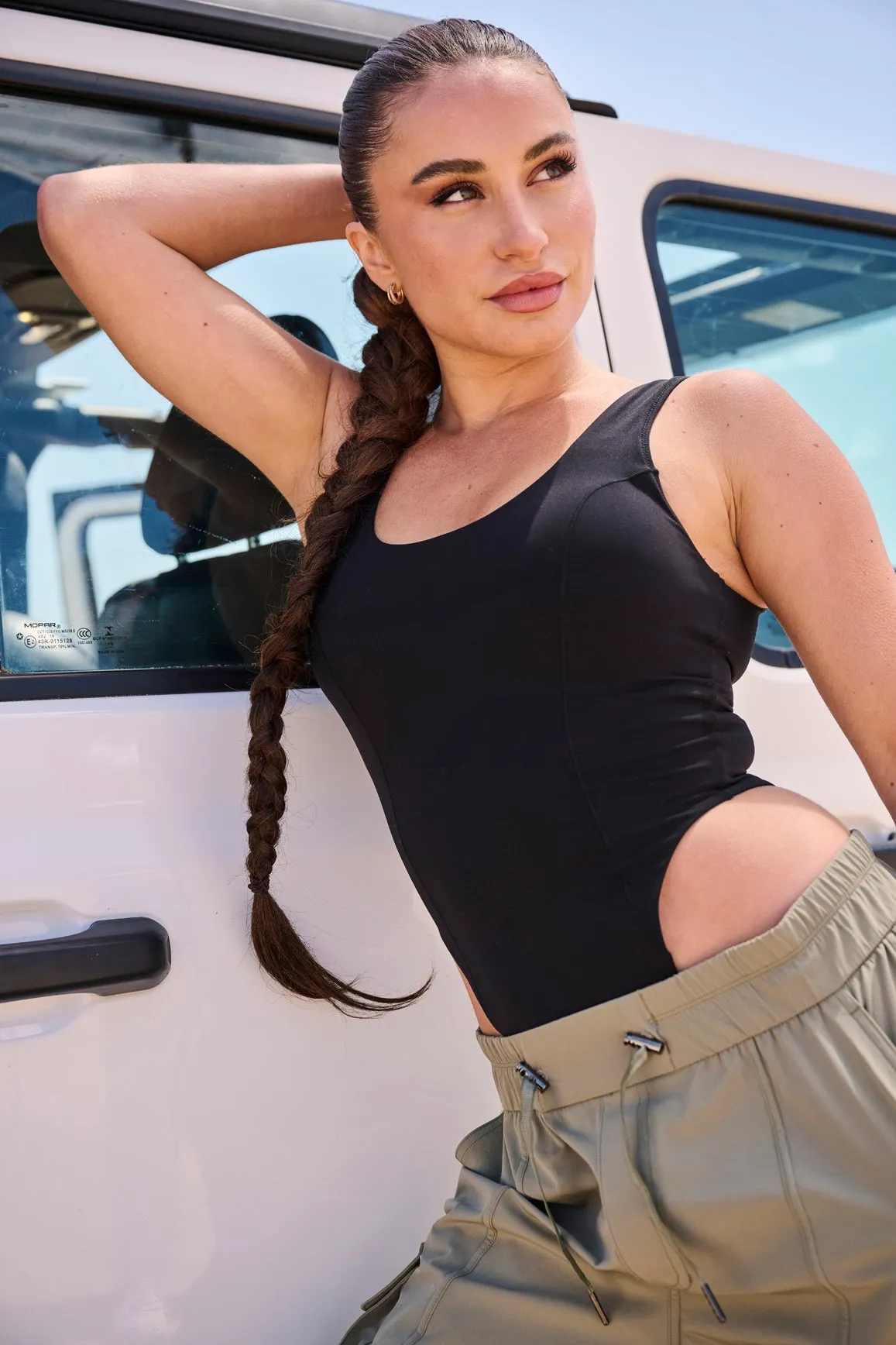 Scoop Neck Sleeveless Bodysuit Breathable Material