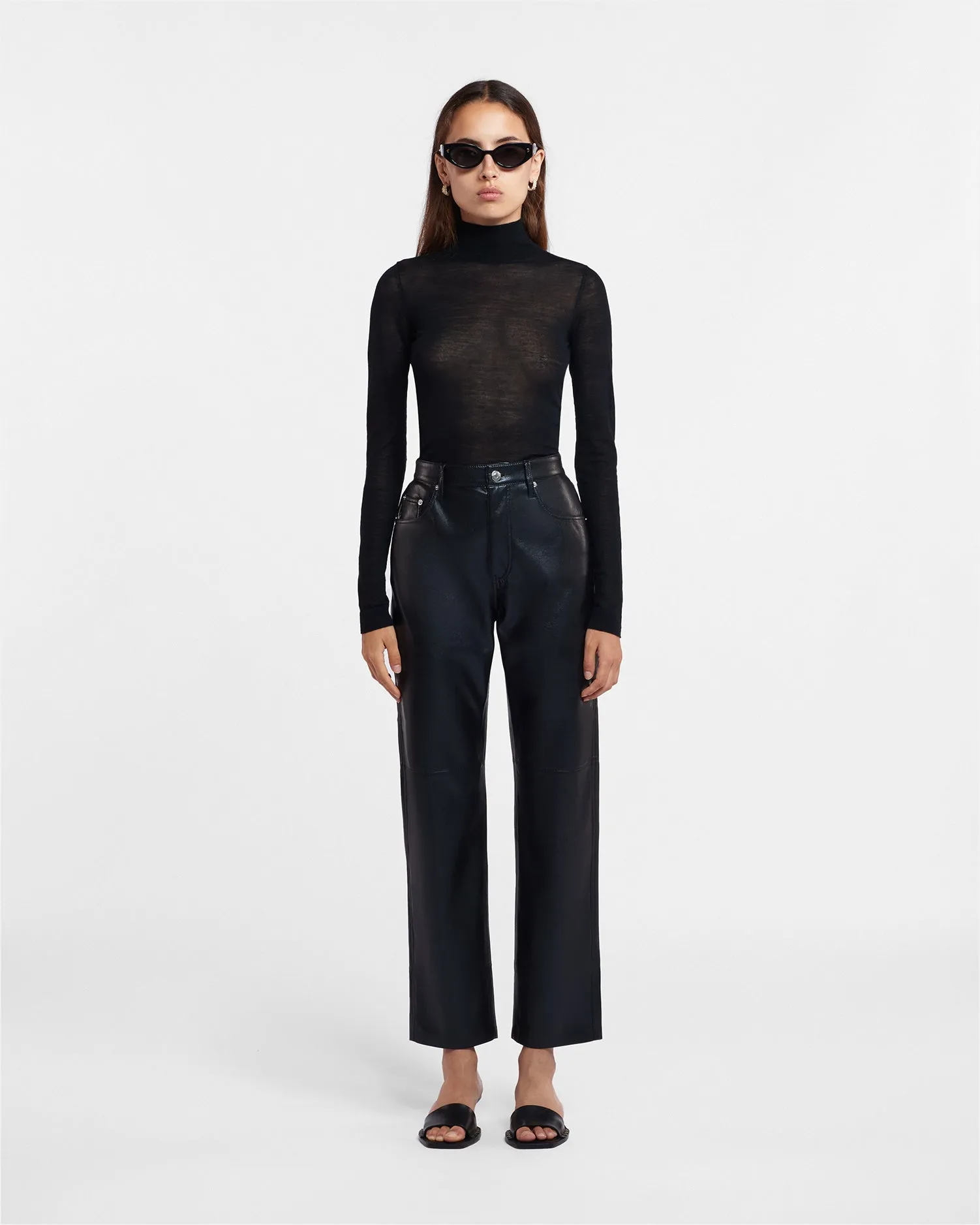 Harri - Fine Merino Wool Top - Black Hidden Storage Pockets