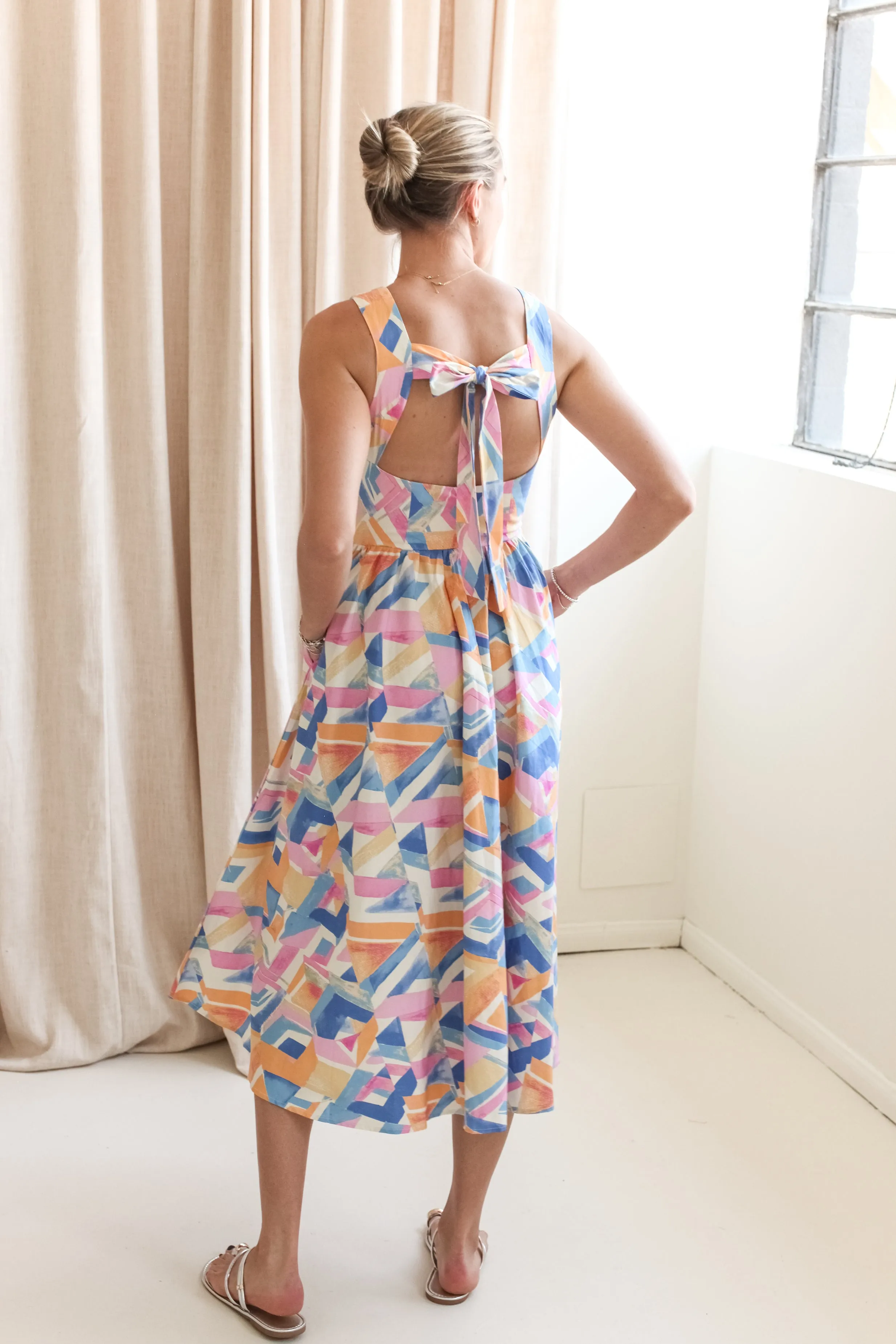 Alaina Abstract Midi Dress Effortless Style Office Classic