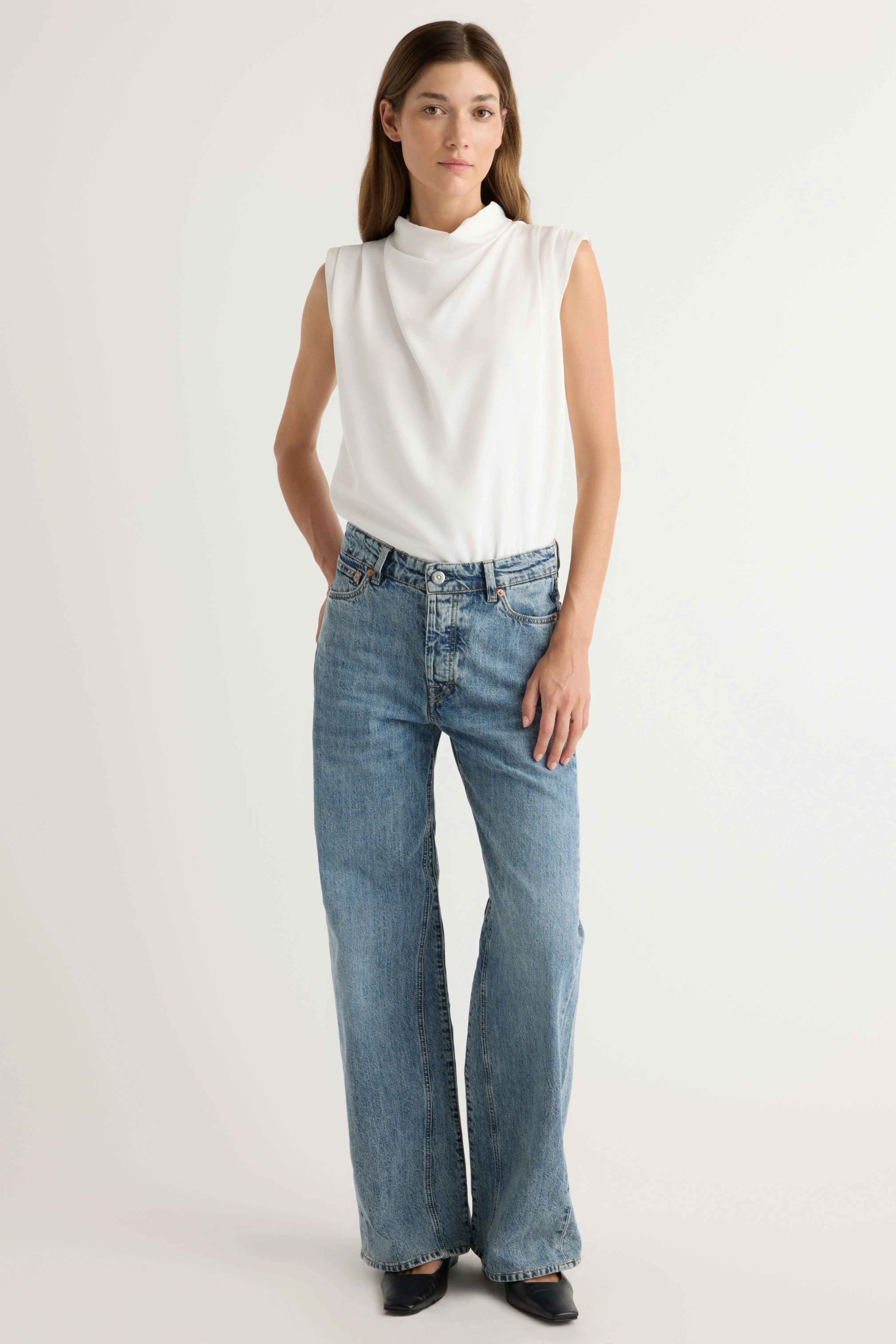 Allegra Gathered-Neck Sleeveless Blouse Microfiber Blended Fabric DropShoulderConstruction