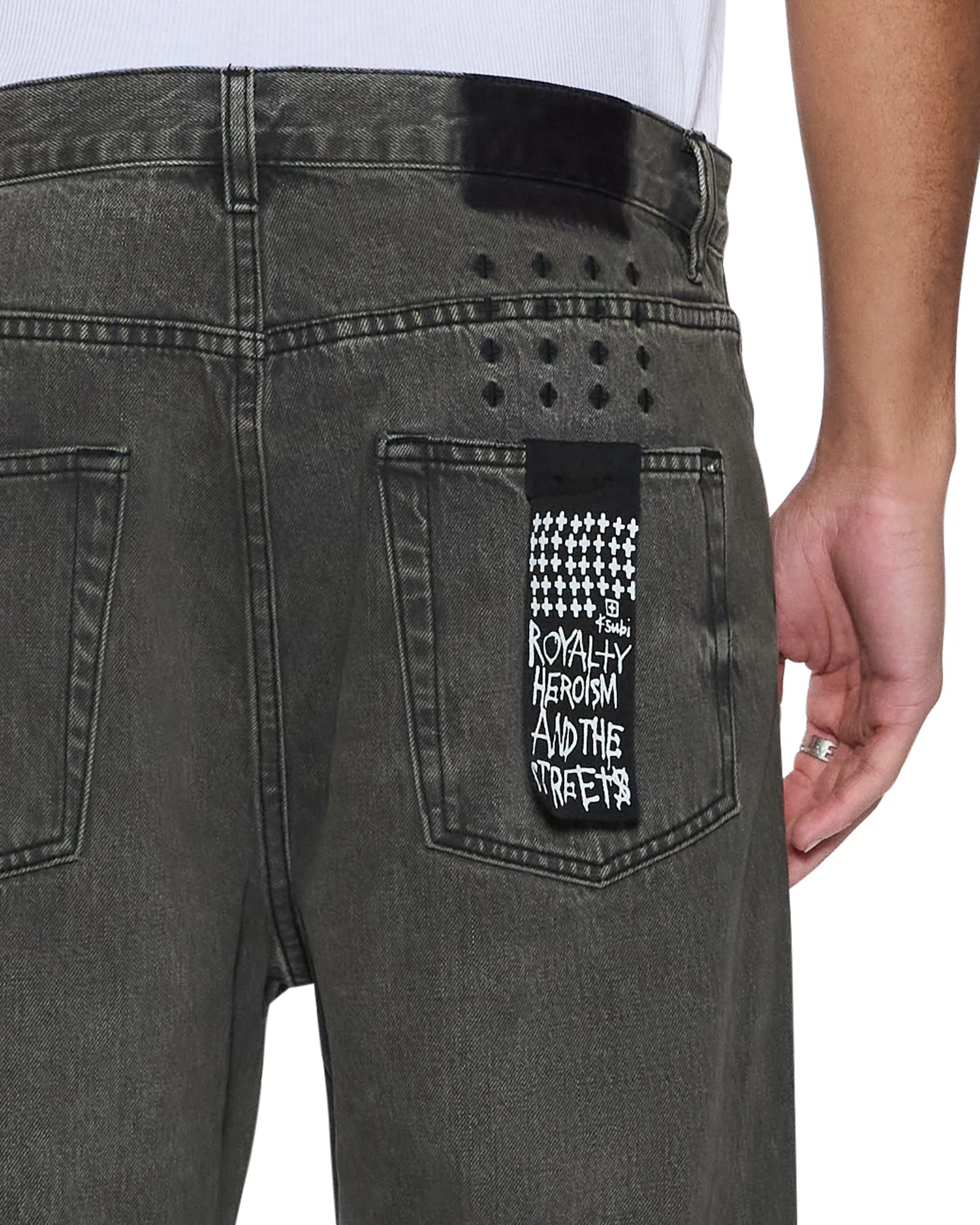 Iconic Outfit Sharp Vibe ANTI K MEKANIK GREY