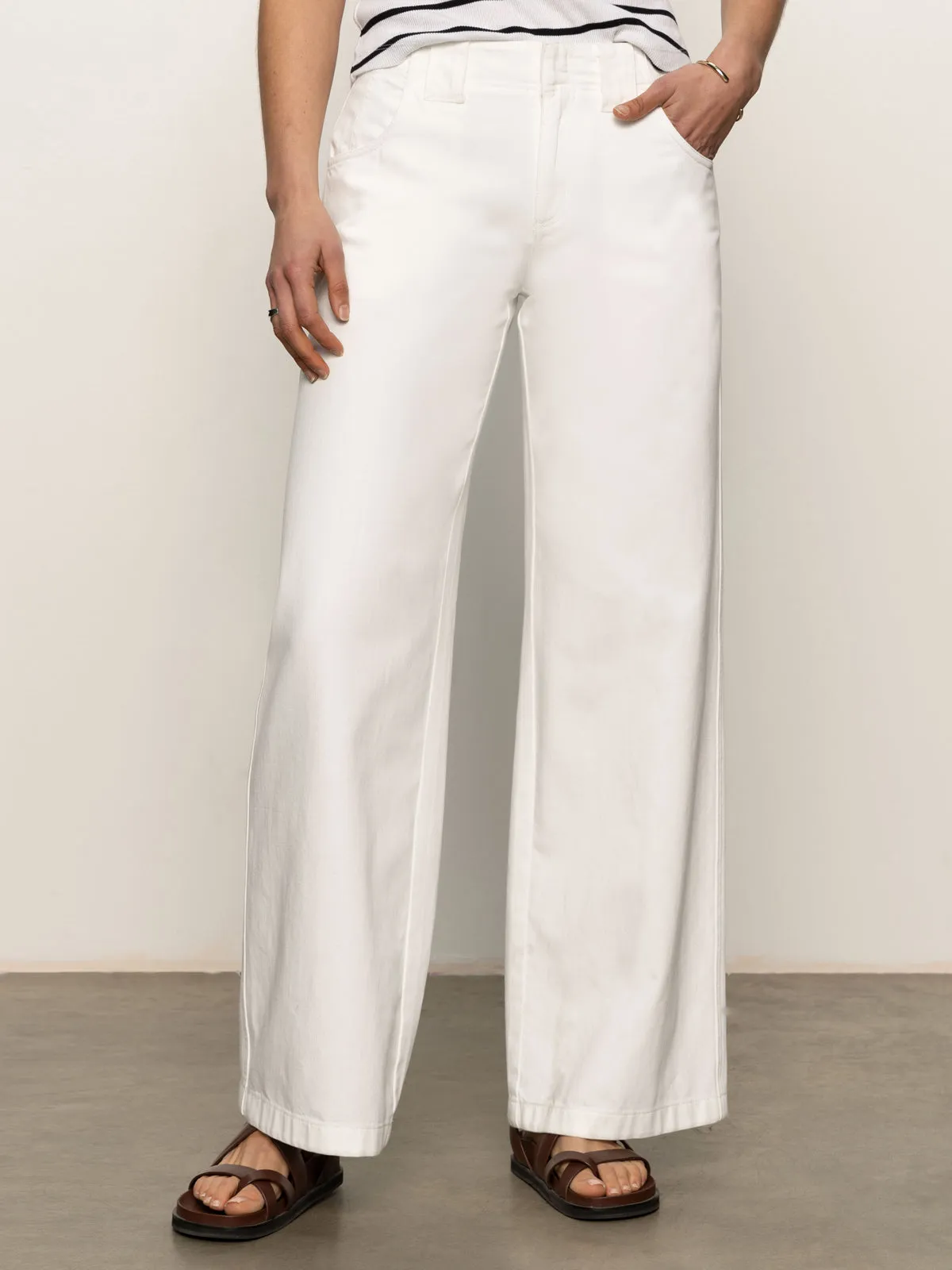 Mid Rise Arden Wide Leg Jeans Brilliant White