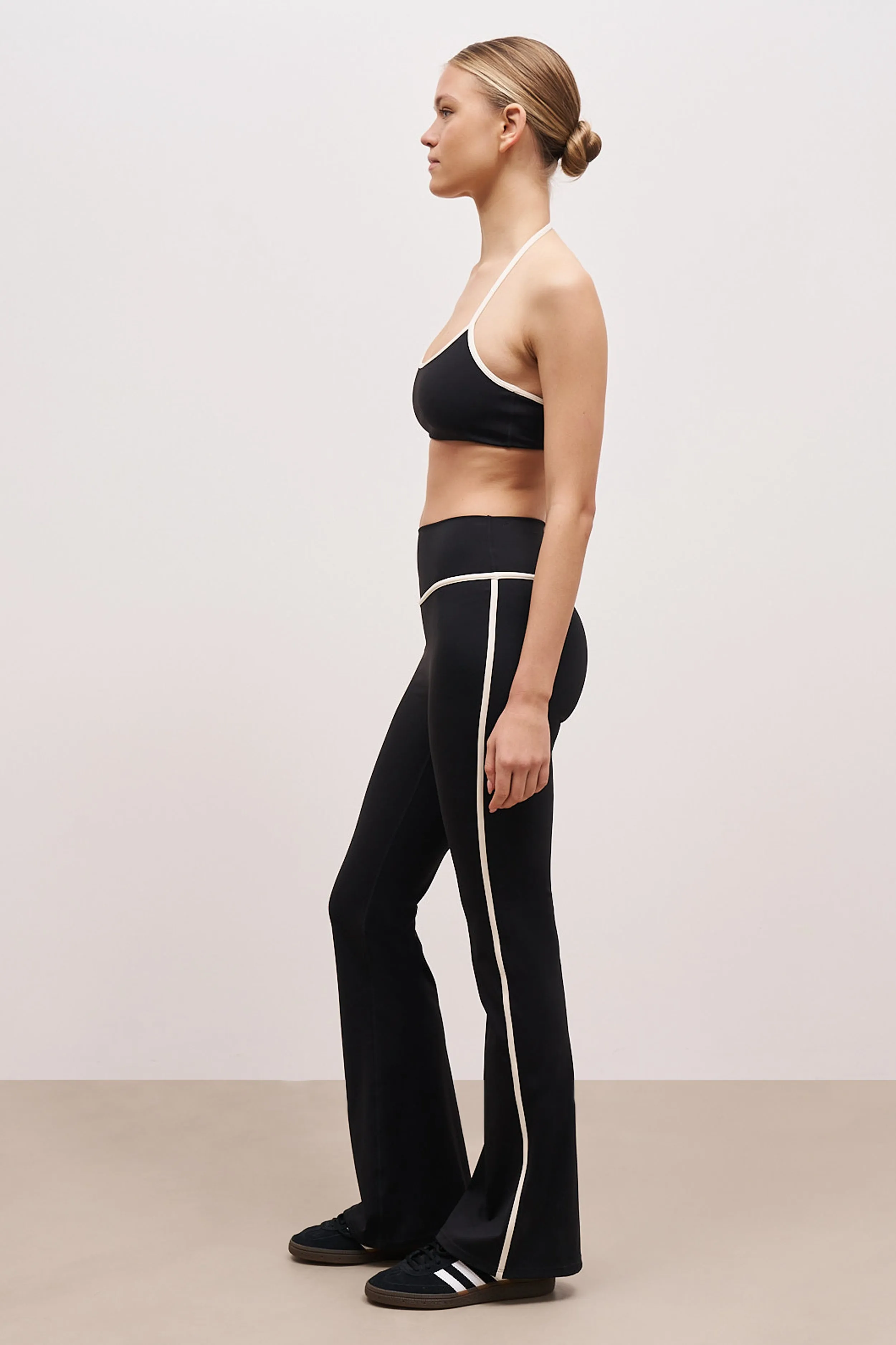 Base Contrast Trim Flared Leggings - Black/Tofu LightweightDesign