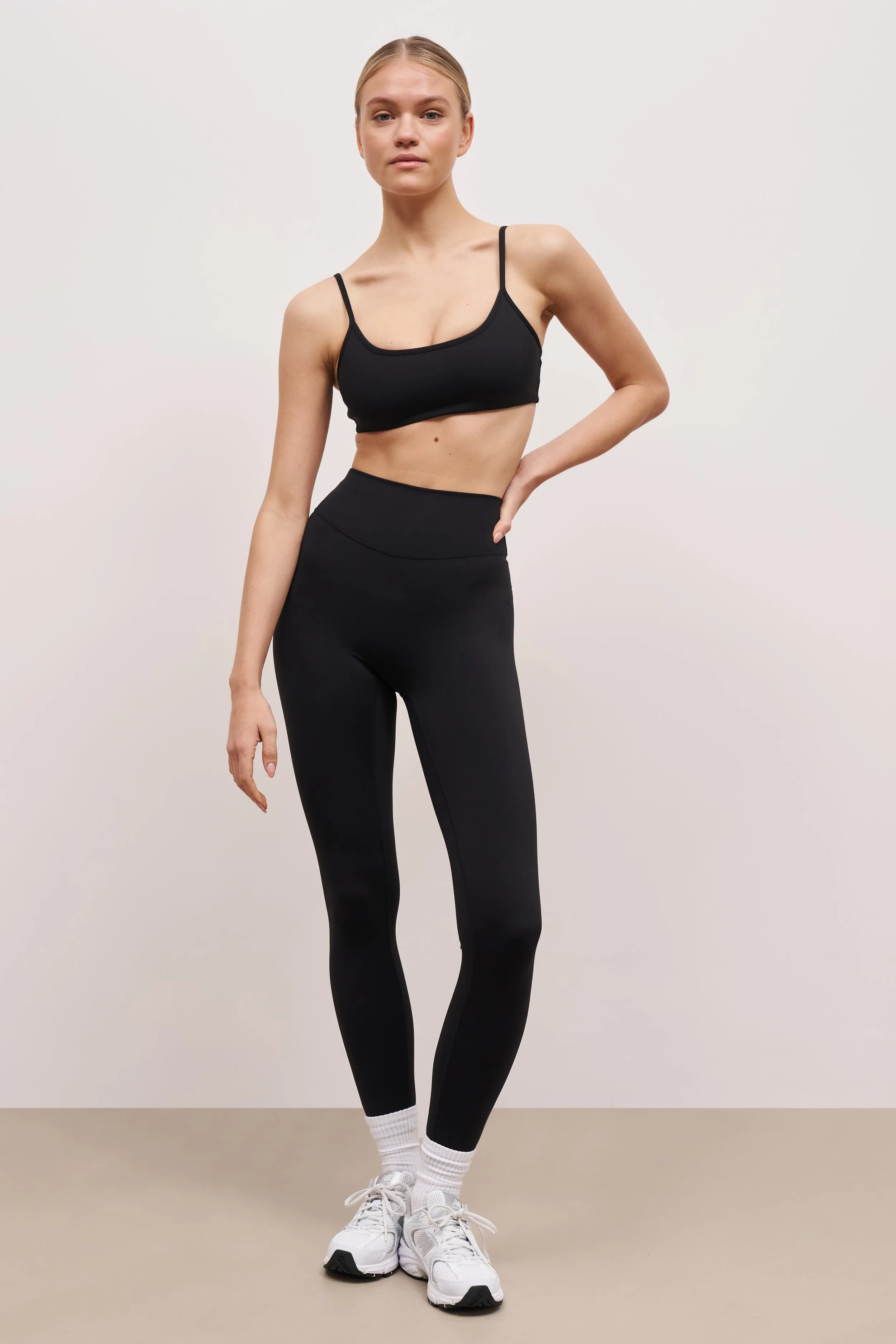 Base Sculpting Cami Bra - Black Sporty Look Core Bold