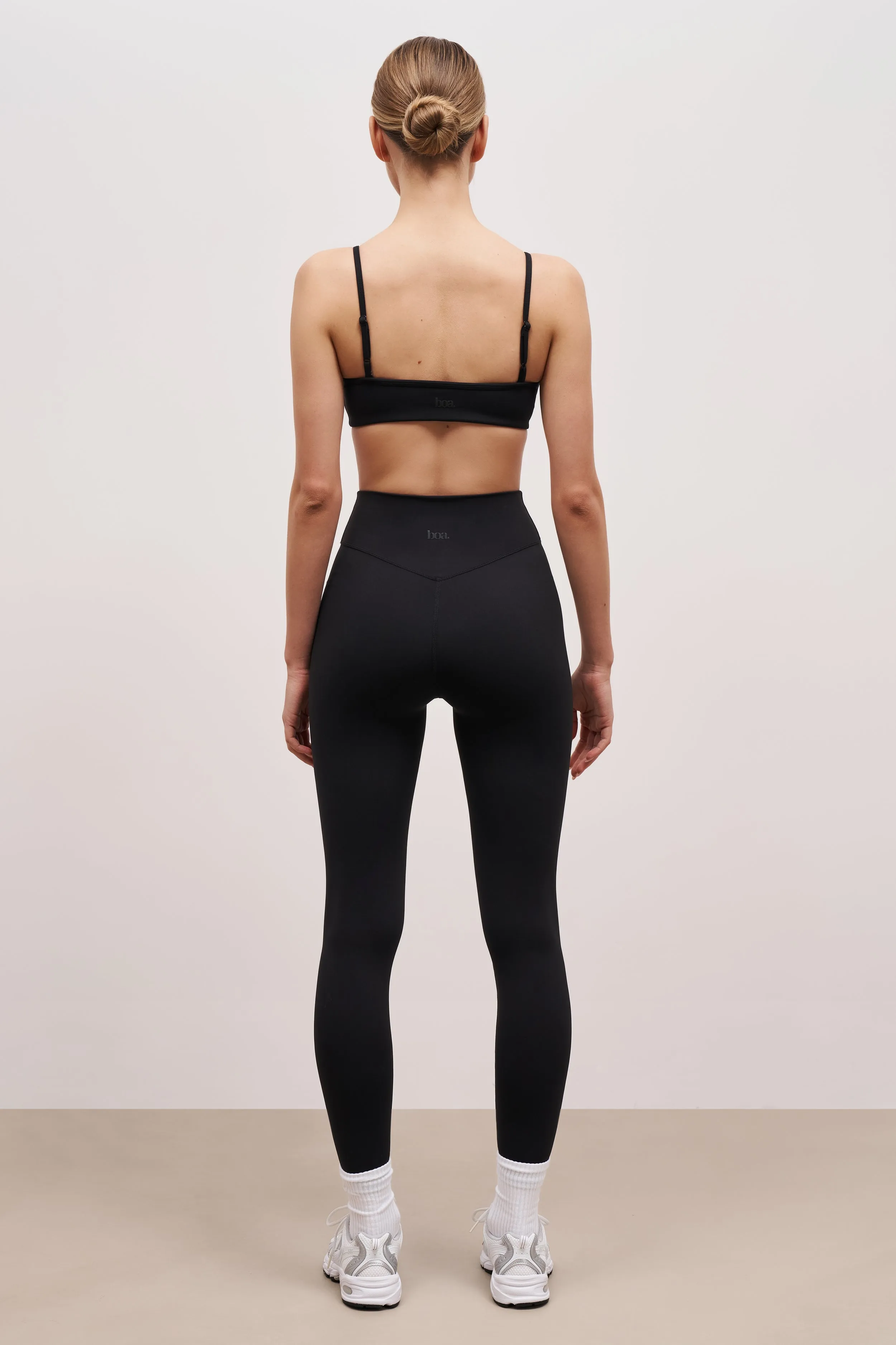 Base Sculpting Cami Bra - Black Minimal Fit Outdoor Active