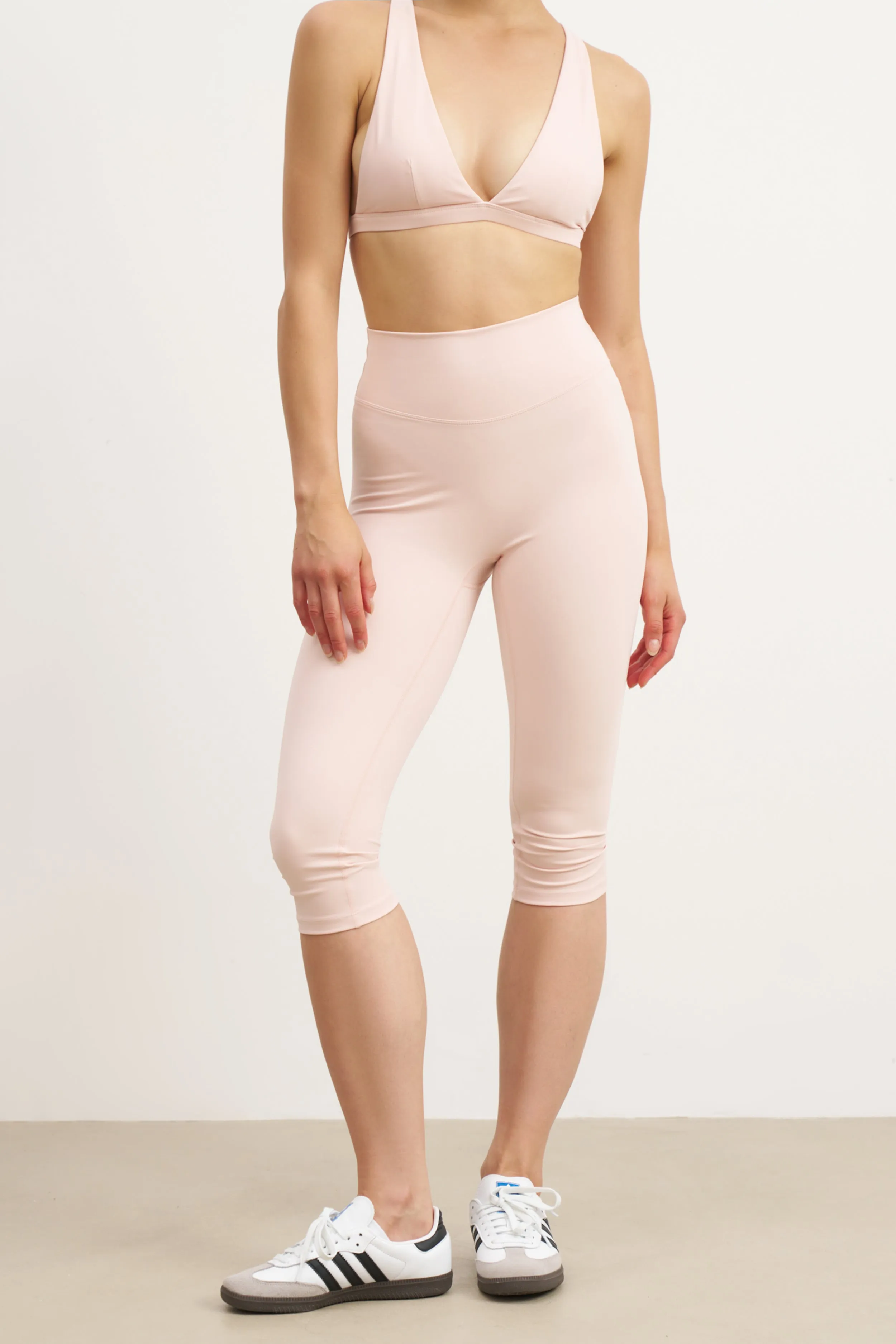 Base Sculpting Capri Leggings - Marshmallow skiing suitable Mid range