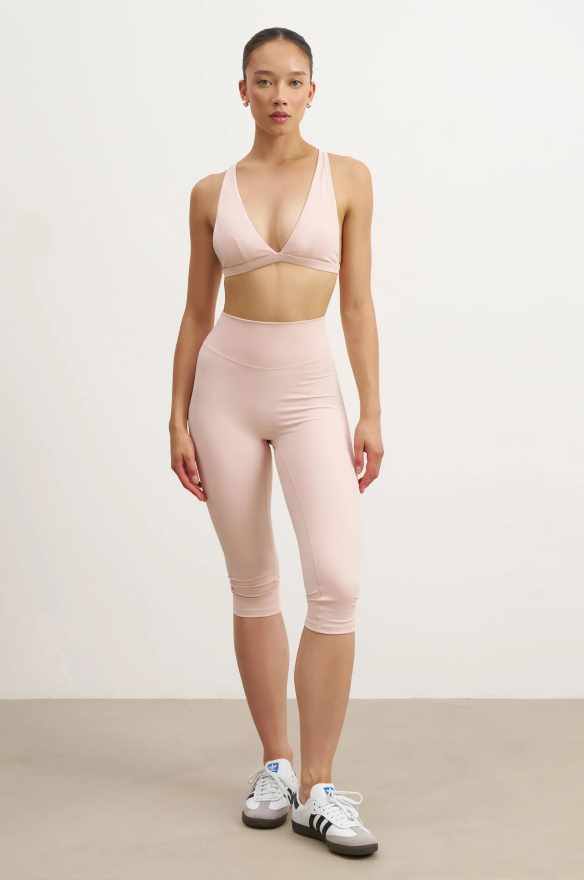Base Sculpting Capri Leggings - Marshmallow HygienicCoating