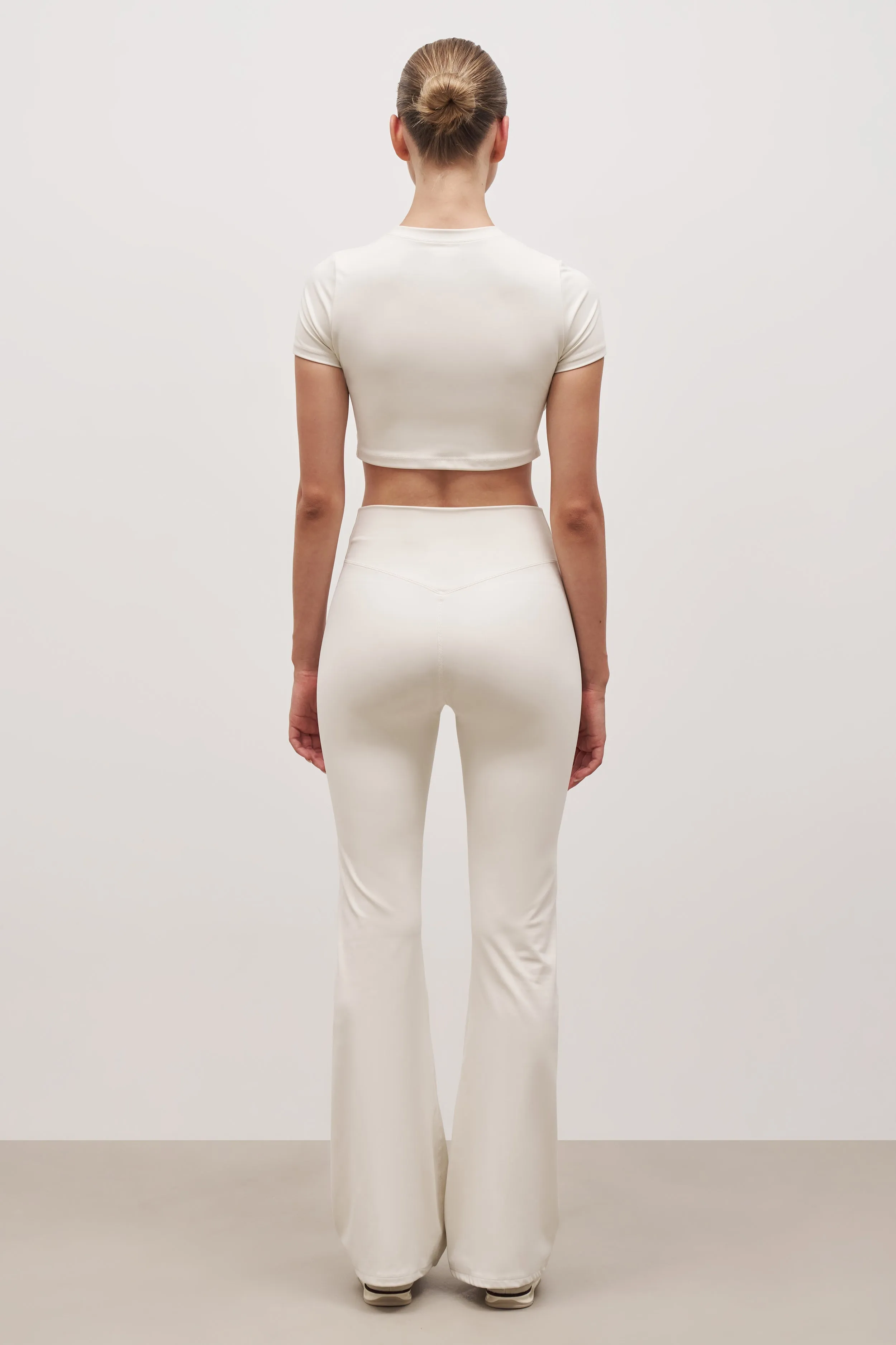 Base Sculpting Flared Leggings - Tofu Spring Wear