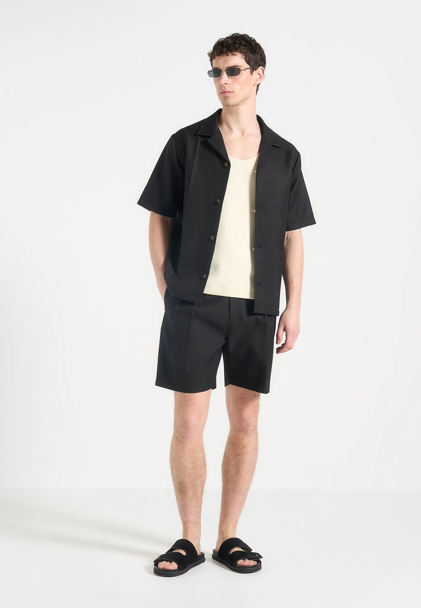 FlexibleMobility Wrinkle Free Texture Bertrand - Twin Pleat Tailored Shorts - Black