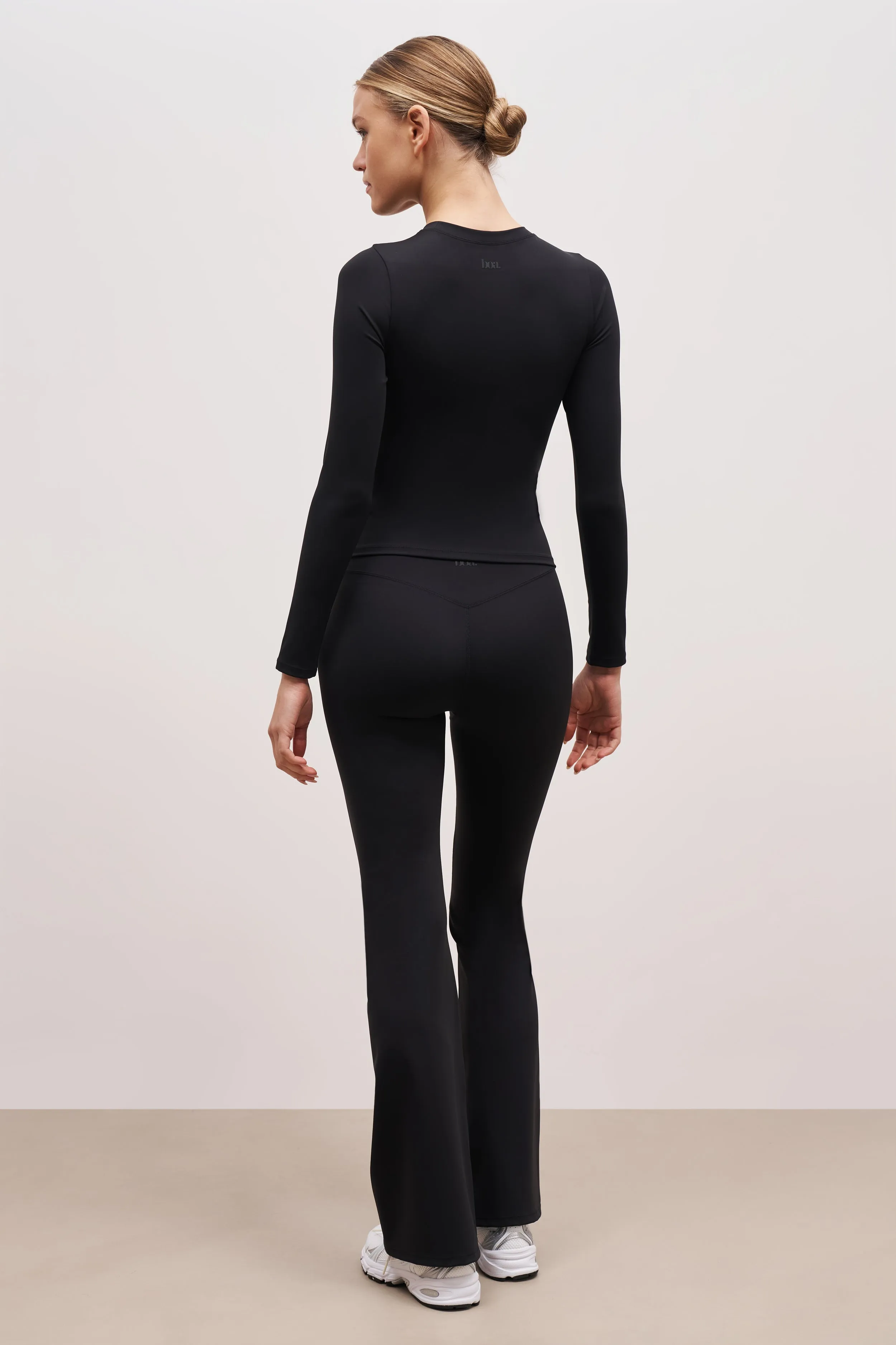 Checkered right for spring Base Sculpting Long Sleeve Top - Black