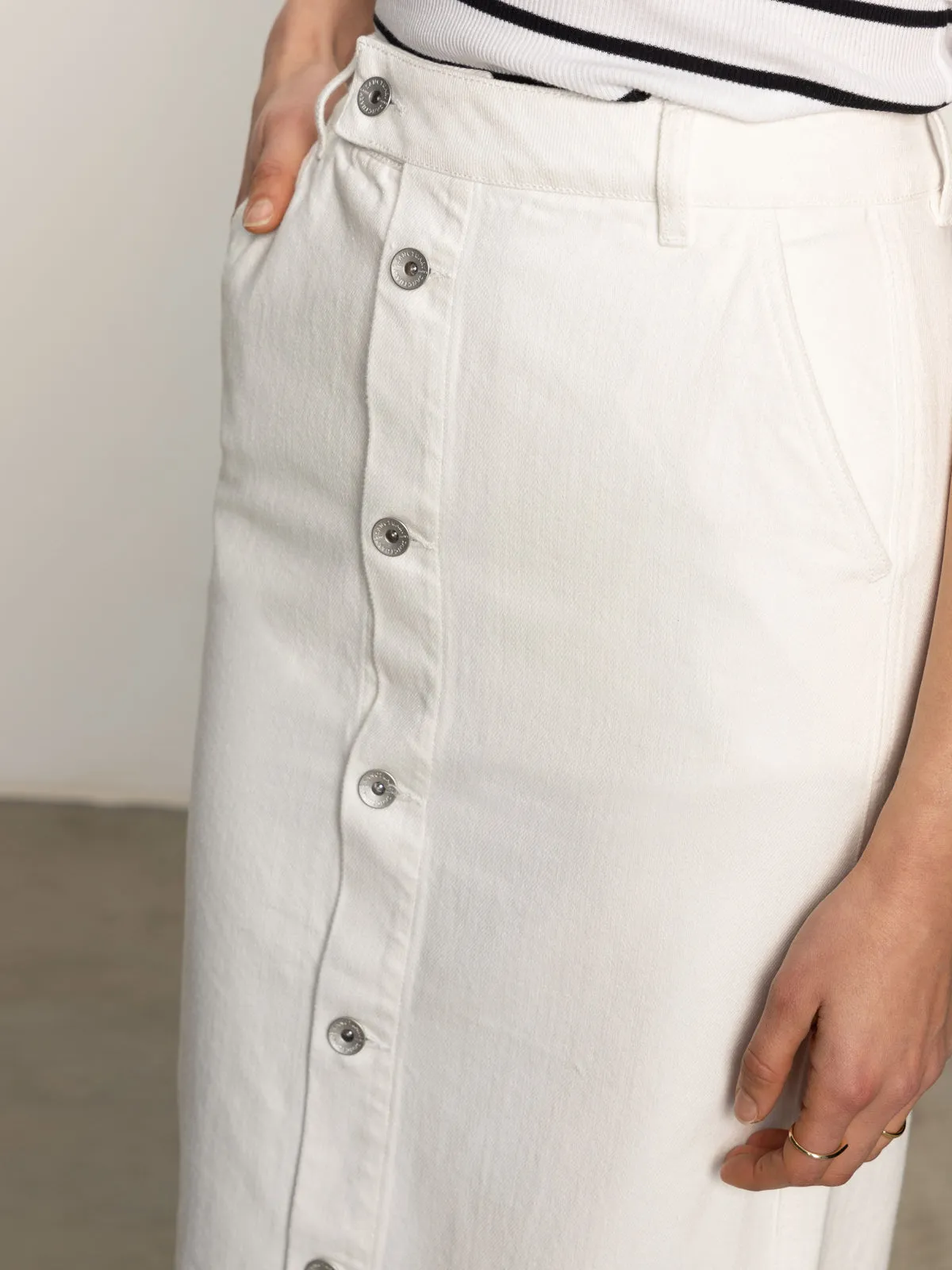 Carrier Denim Skirt Bleached White Popular Staple Urban Casual