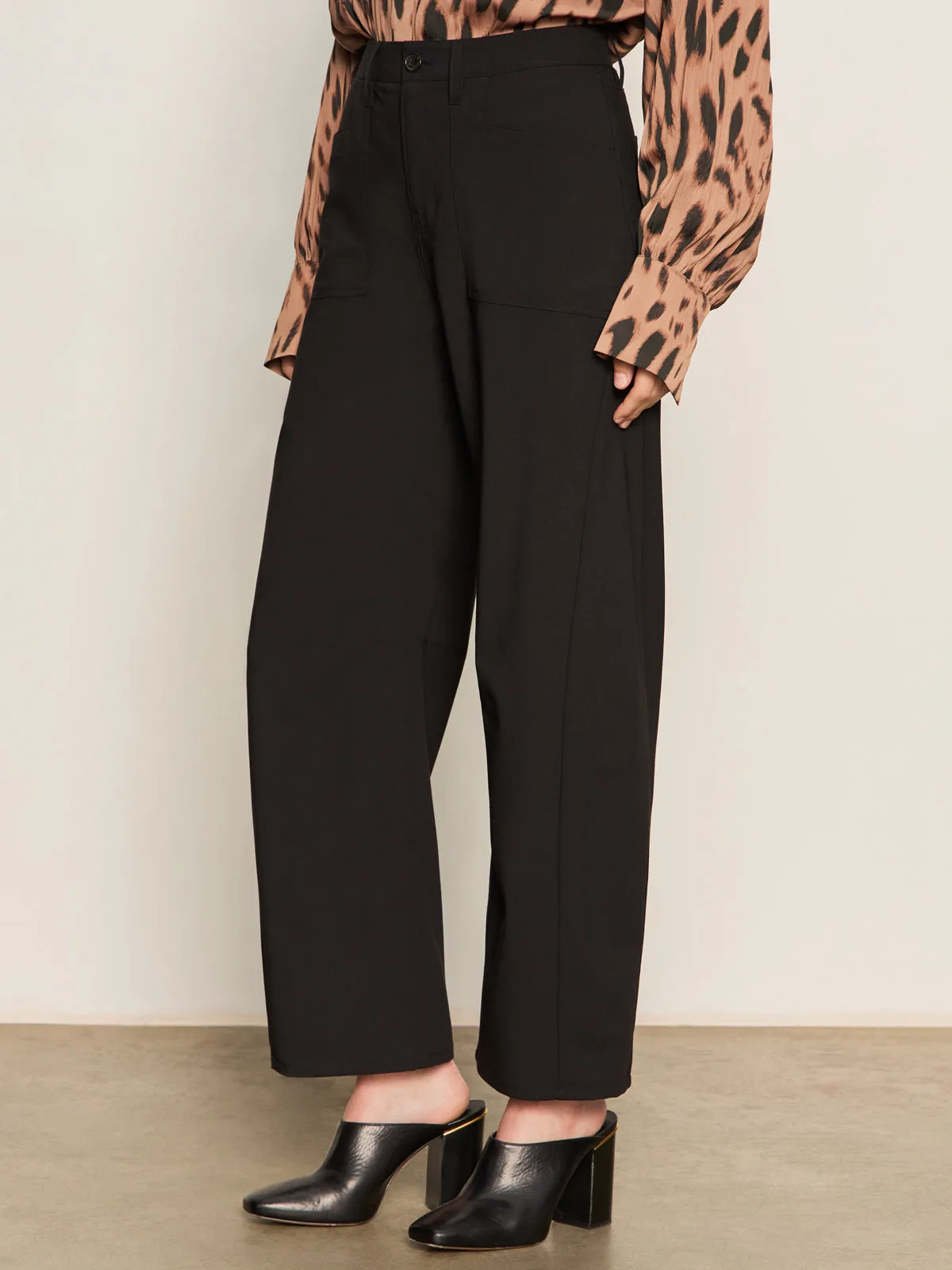 Charter Gab Barrel Pant Black Fashionable Look