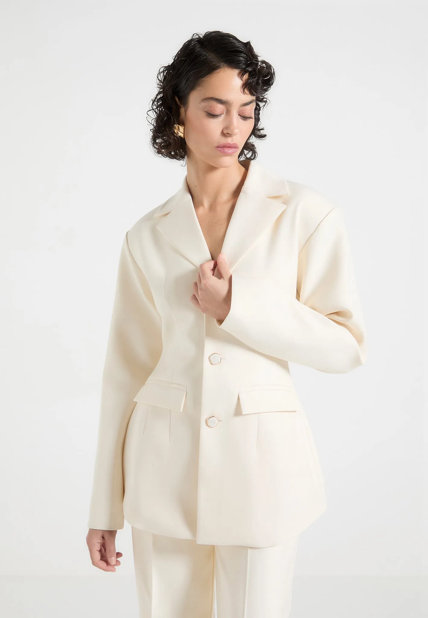 Sculpted Design Crisp Look Claire - Wide Shoulder Cinch Waist Blazer - Cream