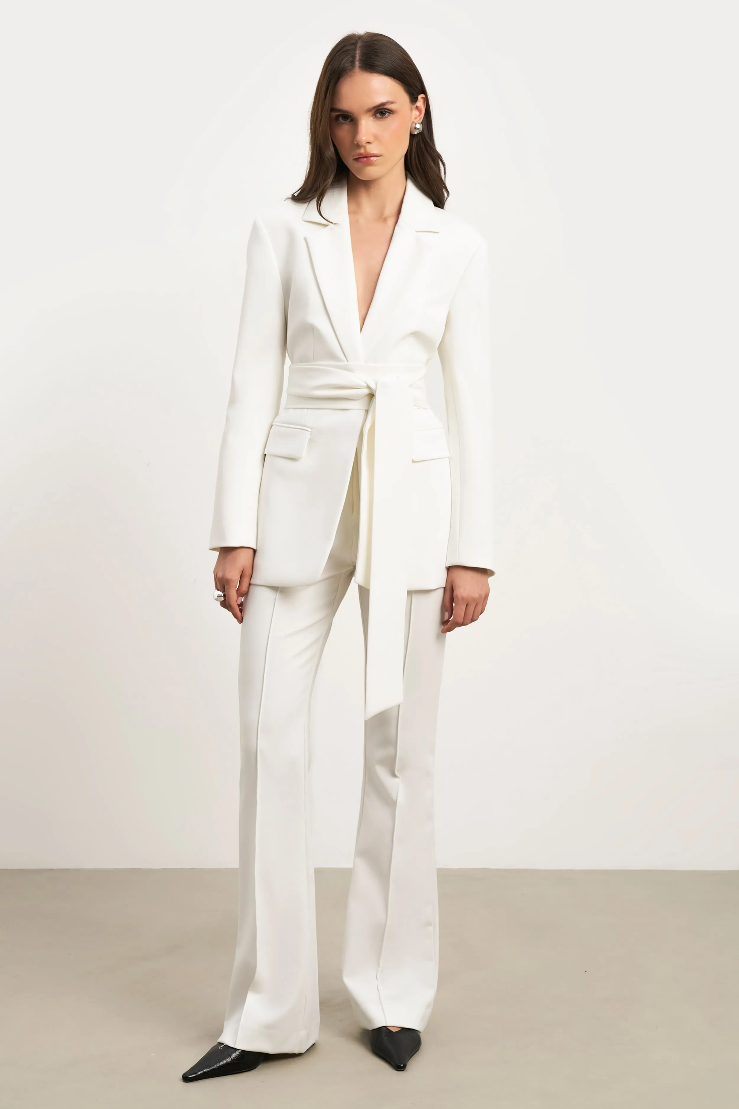 Crease-resistant seams Classic Blazer With Belt - White