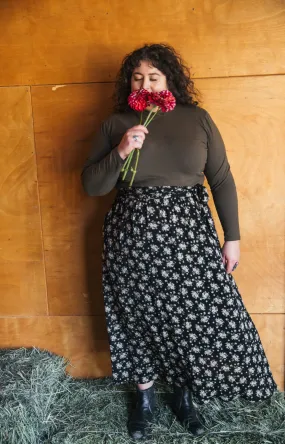 Maxi Wrap Skirt in Rose Crepe Flexible Collar Opening Elegant Knit