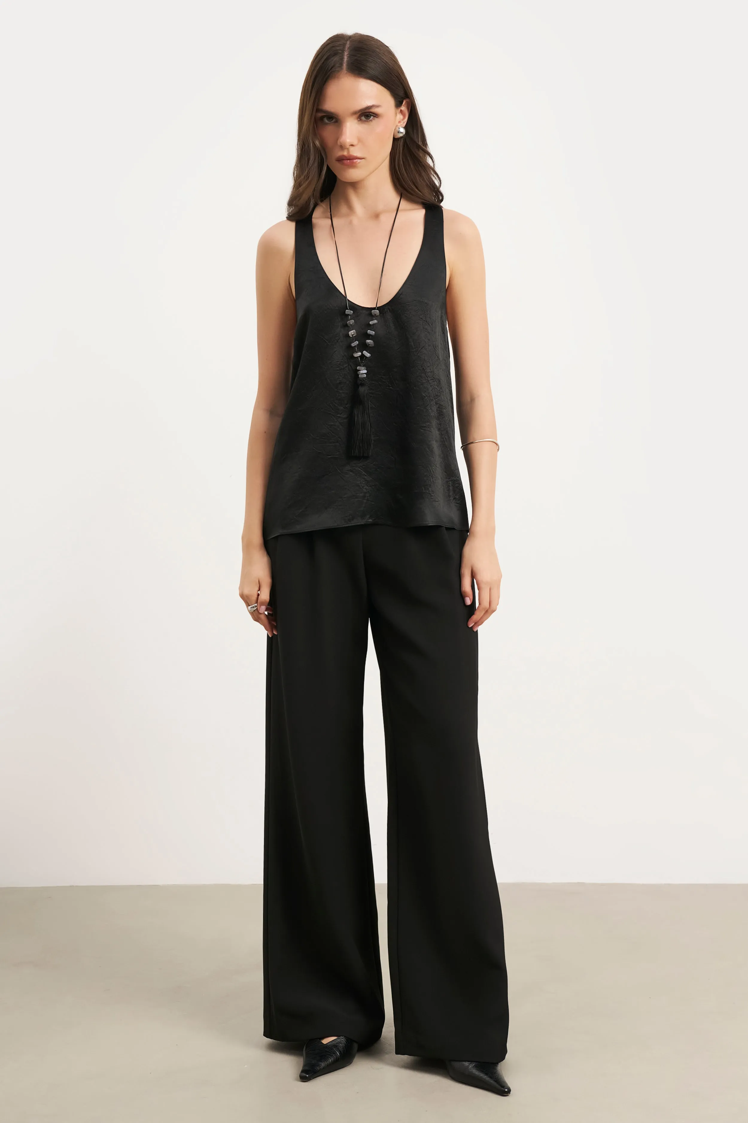 Crushed Satin Plunge U Neck Tank Top - Black HeavyweightThermal Quick Access Slit