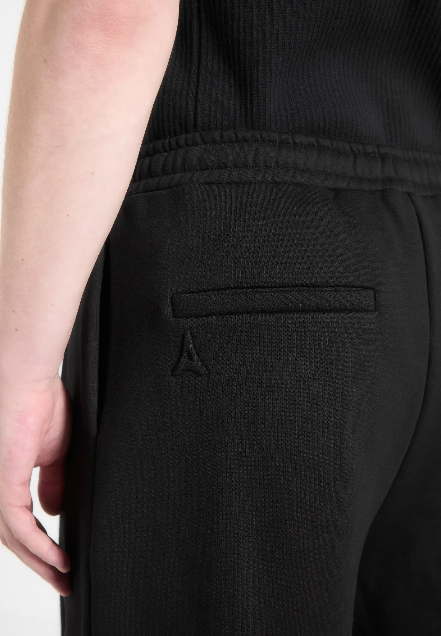 Cyril - Box Pleated Relaxed Jogger - Black DroppedShoulder
