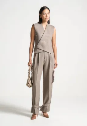 Sleek Design Danielle - Textured Tailored Pleated Cargo Trousers - Taupe