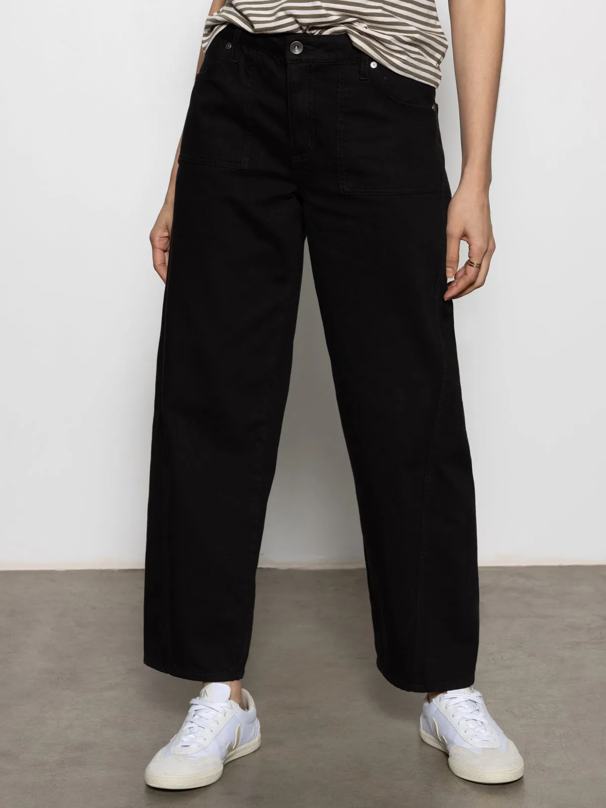 District Column Standard Rise Ankle Jean Black Comfortable Stretch ReinforcedHemline