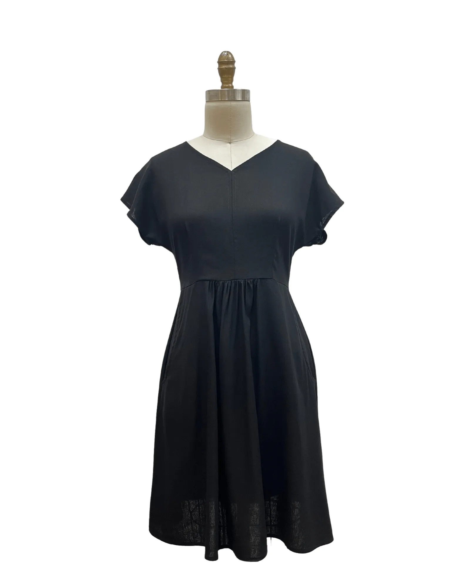 Easy Pick Dolman Dress in Black Linen