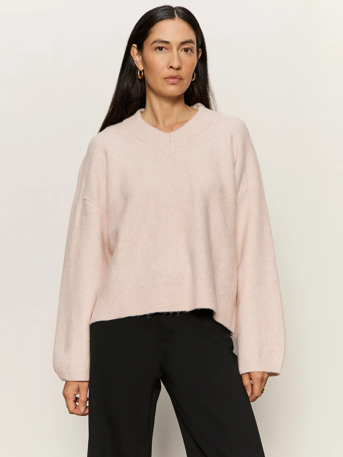 Textured Grip Details Athletic Build Dreamy V Neck Sweater Heather Rose