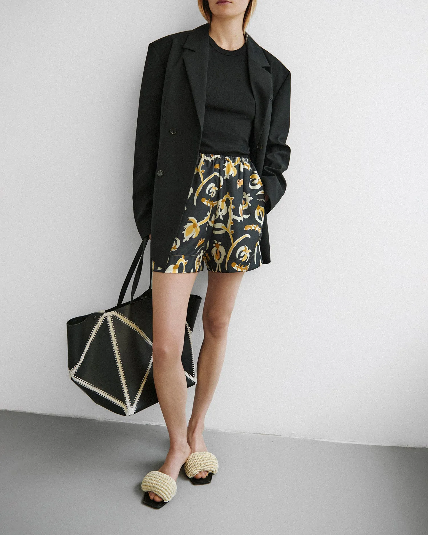 Dylla - Printed Tailored Silk Twill Shorts - Black Floral Timeless Design