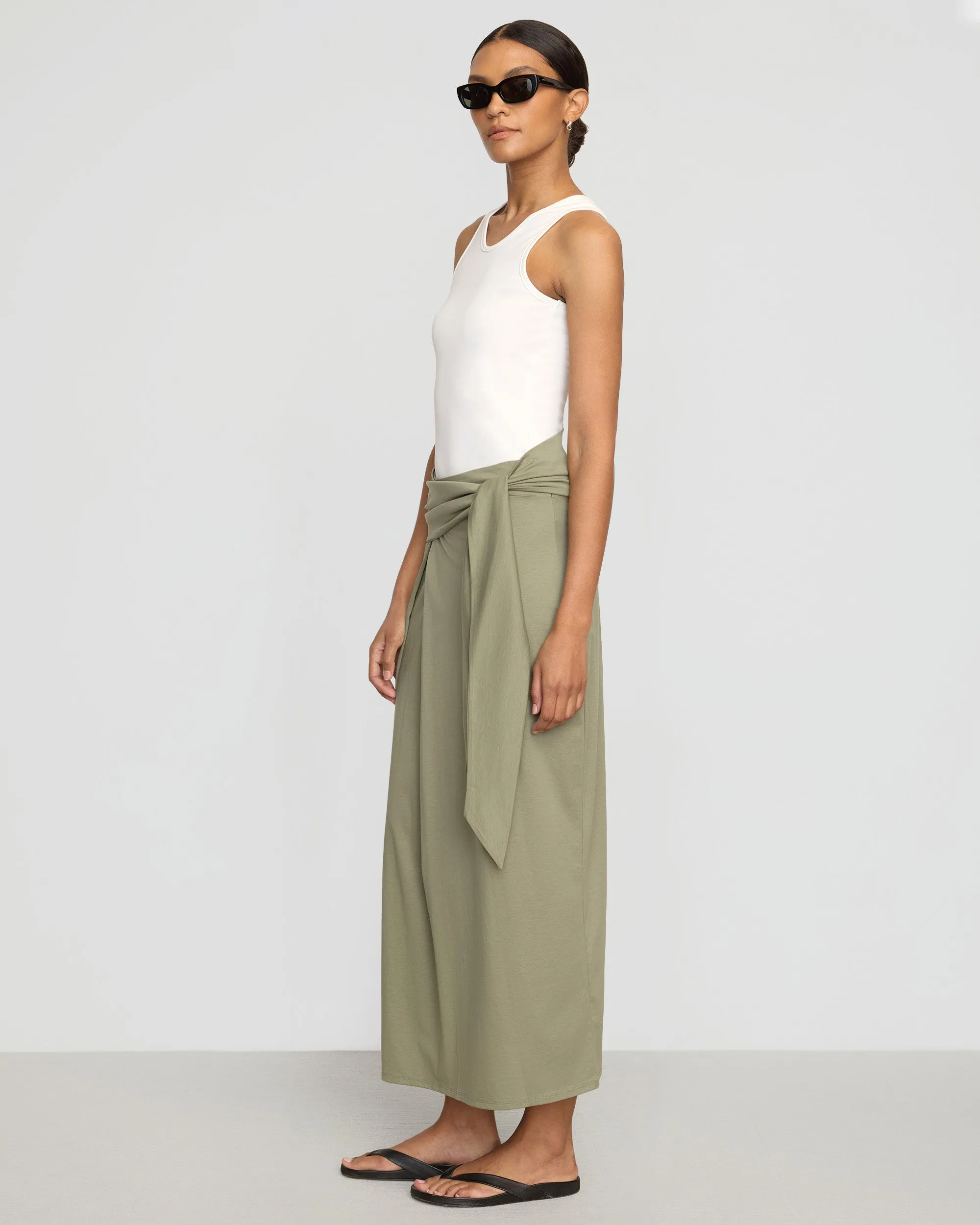 Prithi Scoop-Neck Tank summer look FlexibleWaistband