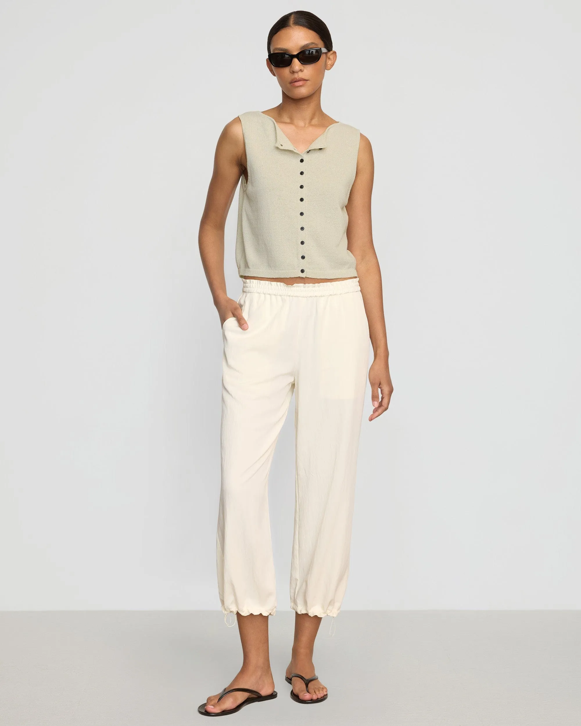 Slim Silhouette MeshPanel Elith Cotton-Linen Button Knit Vest