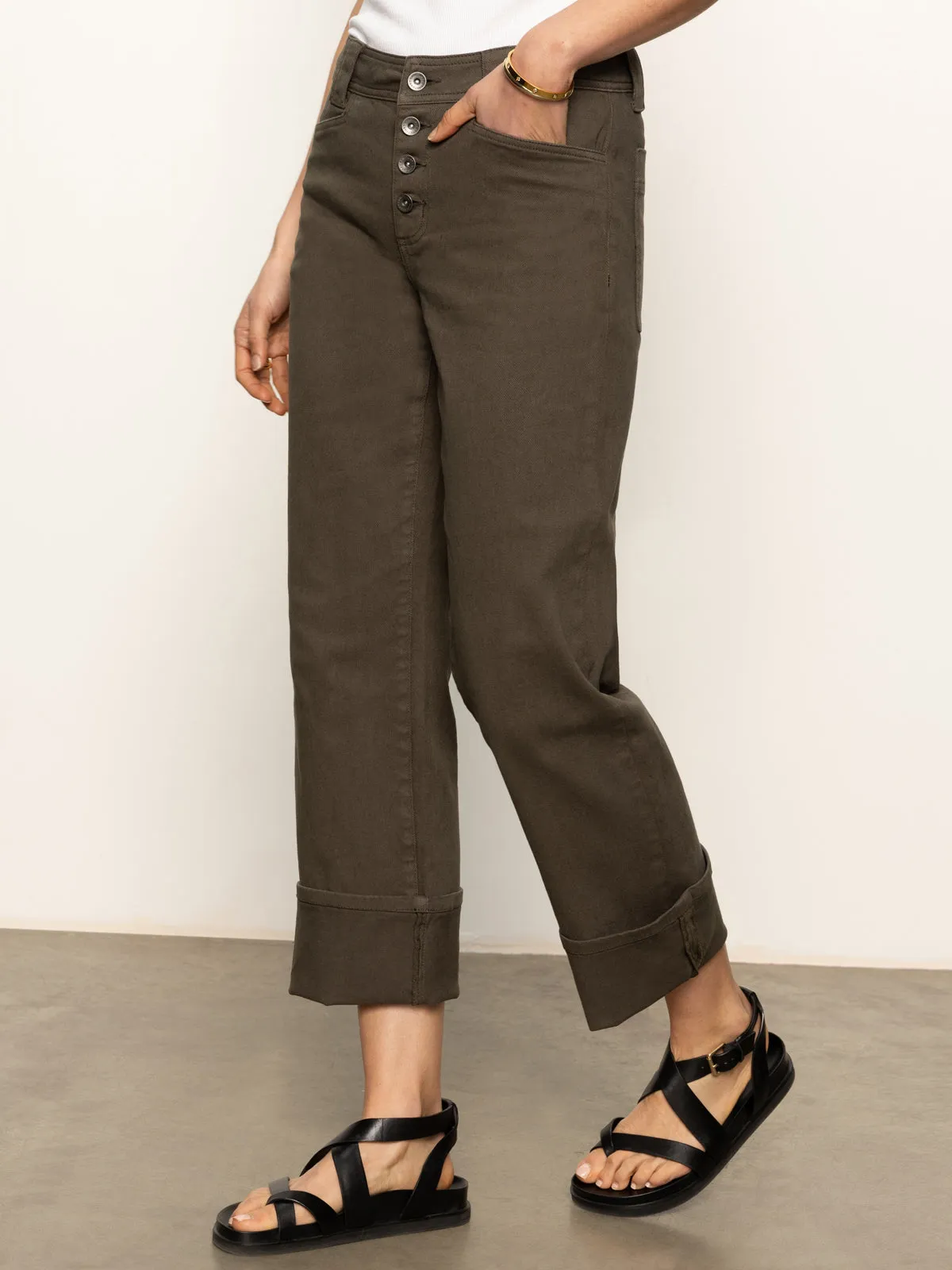 Slim Silhouette Luna Cuffed Standard Rise Jeans Kalamata