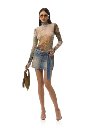 Zadie Top - Fish Scale Swirl Classic Crewneck Design Airy Mesh Lining