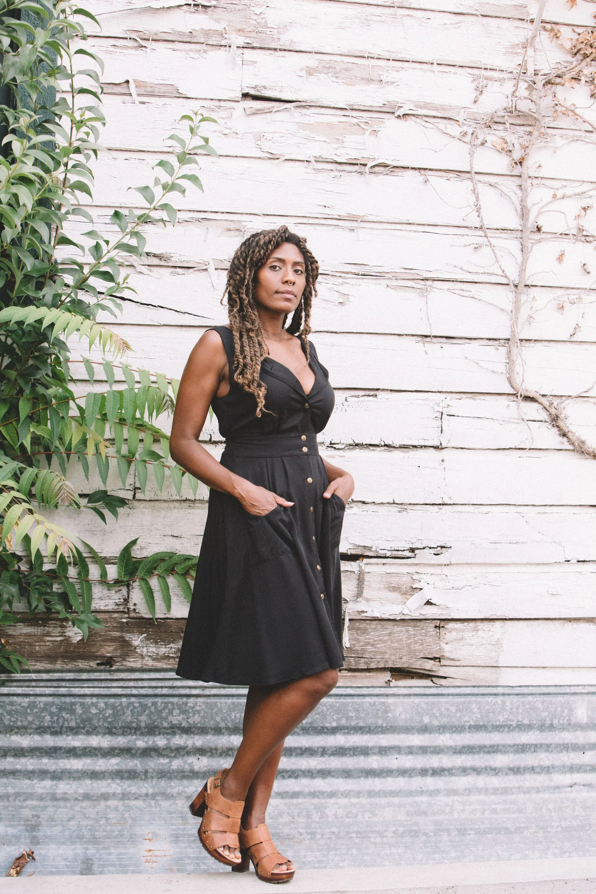 Relaxed Comfort Open-back Sheet Dress in Black