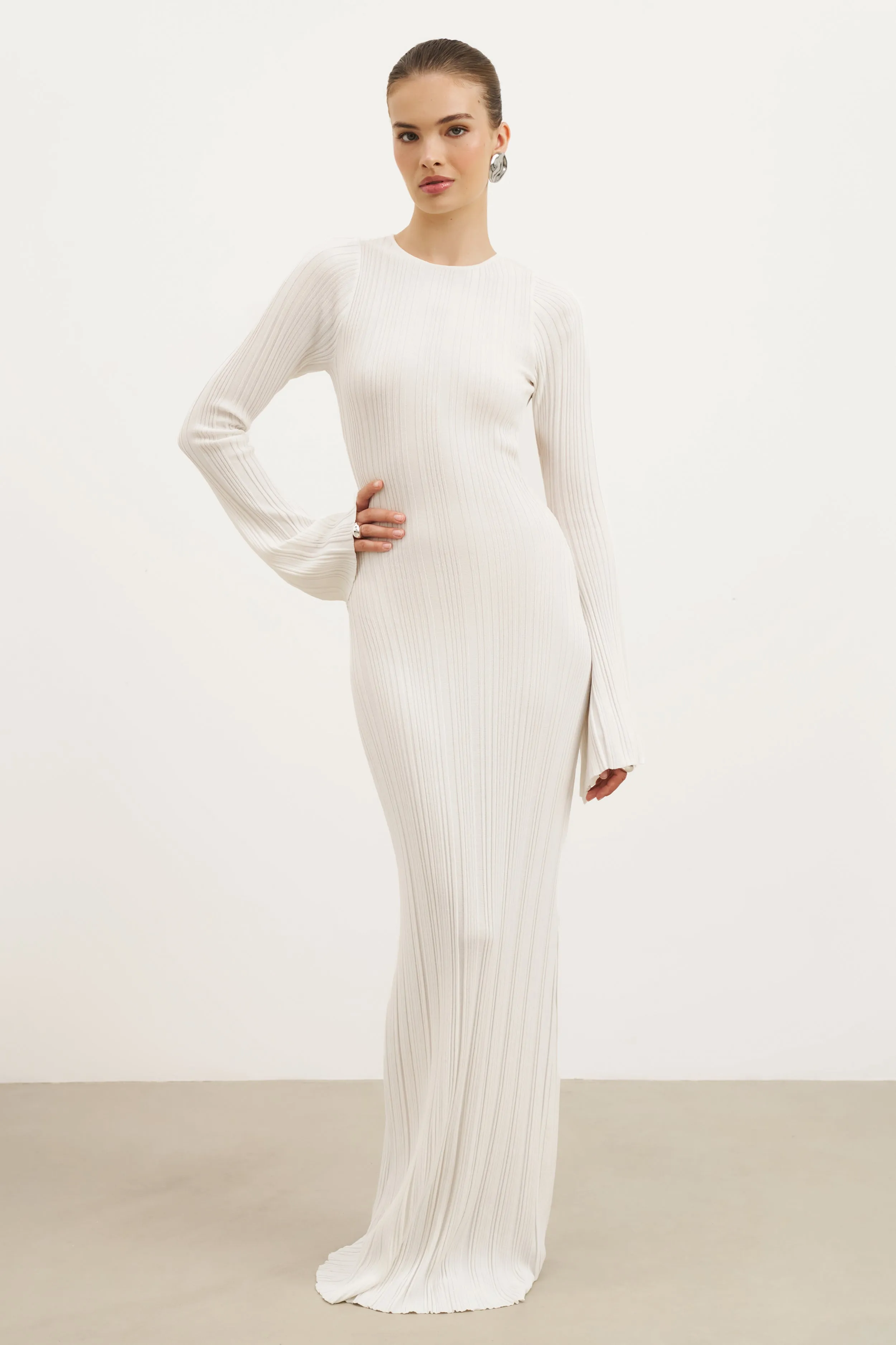 Fine Knit Longsleeve Open Back Maxi Dress - White Shimmer Earth-Tone