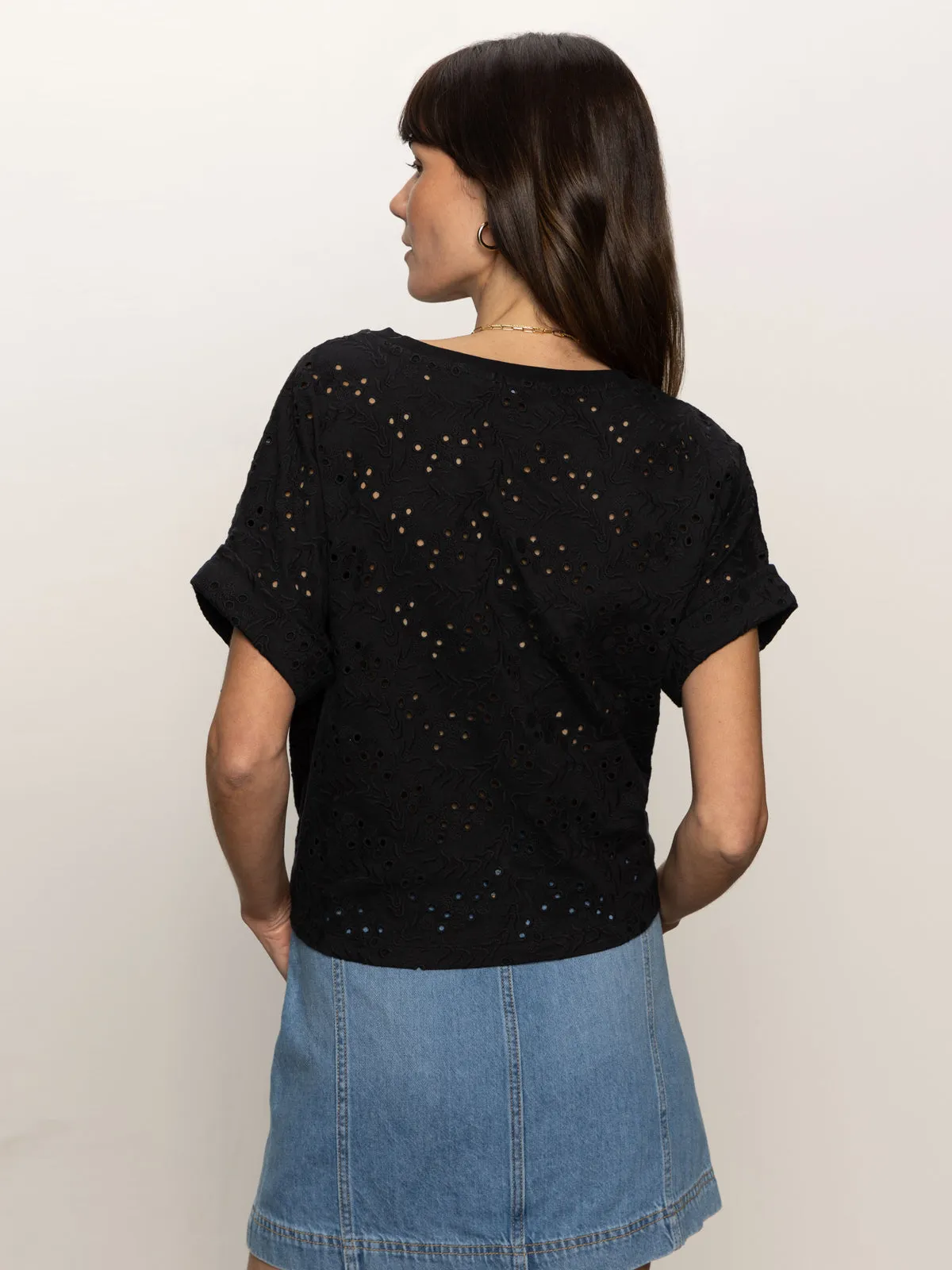 All Day Eyelet Tee Black Outdoor Layer