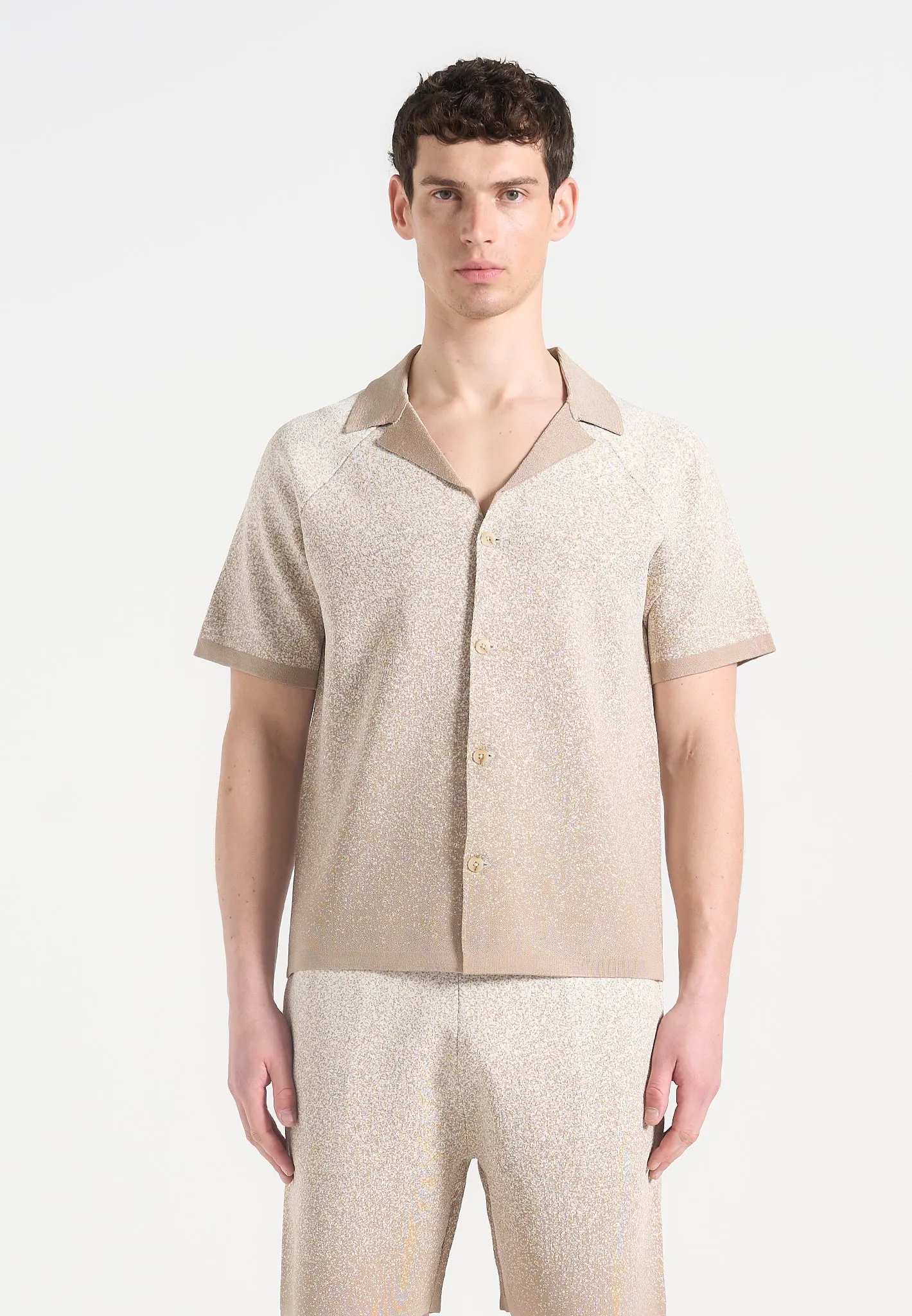 Quick Release Fastener Ribbed Collar Style Martial - Ombr Knit Revere Shirt - Beige/White
