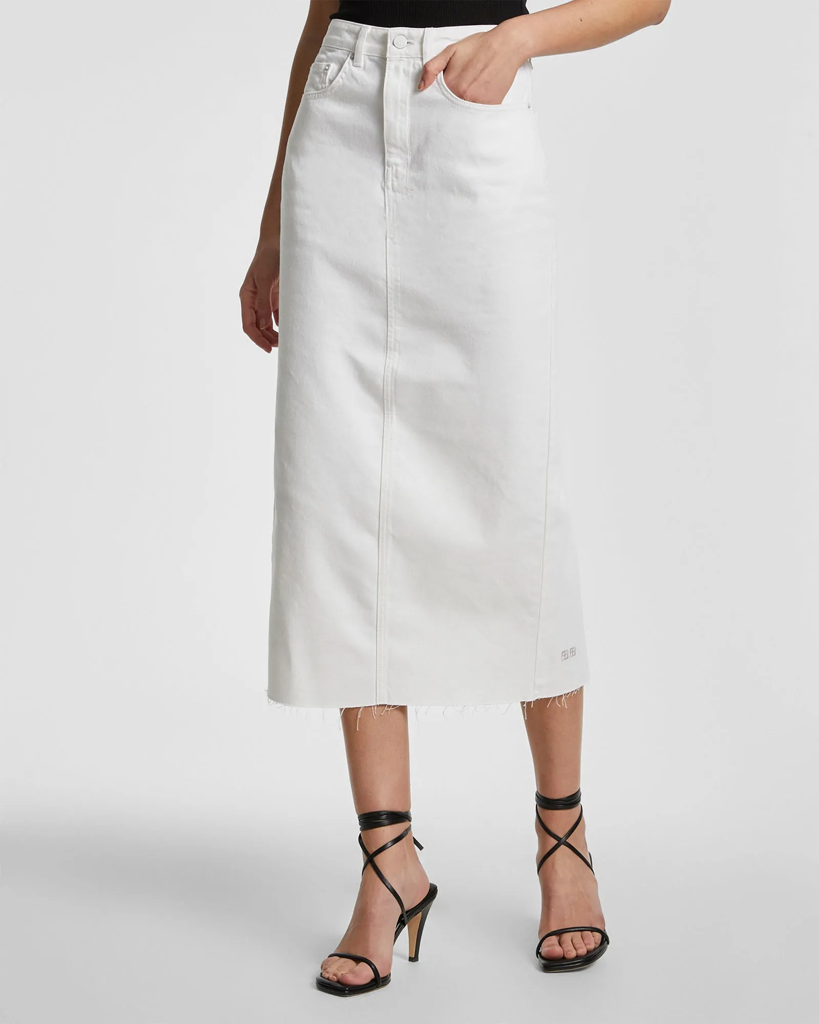 GRADUATE MIDI SKIRT BLANC Urban Ready Travel Outfit Chill Outfit Date Night
