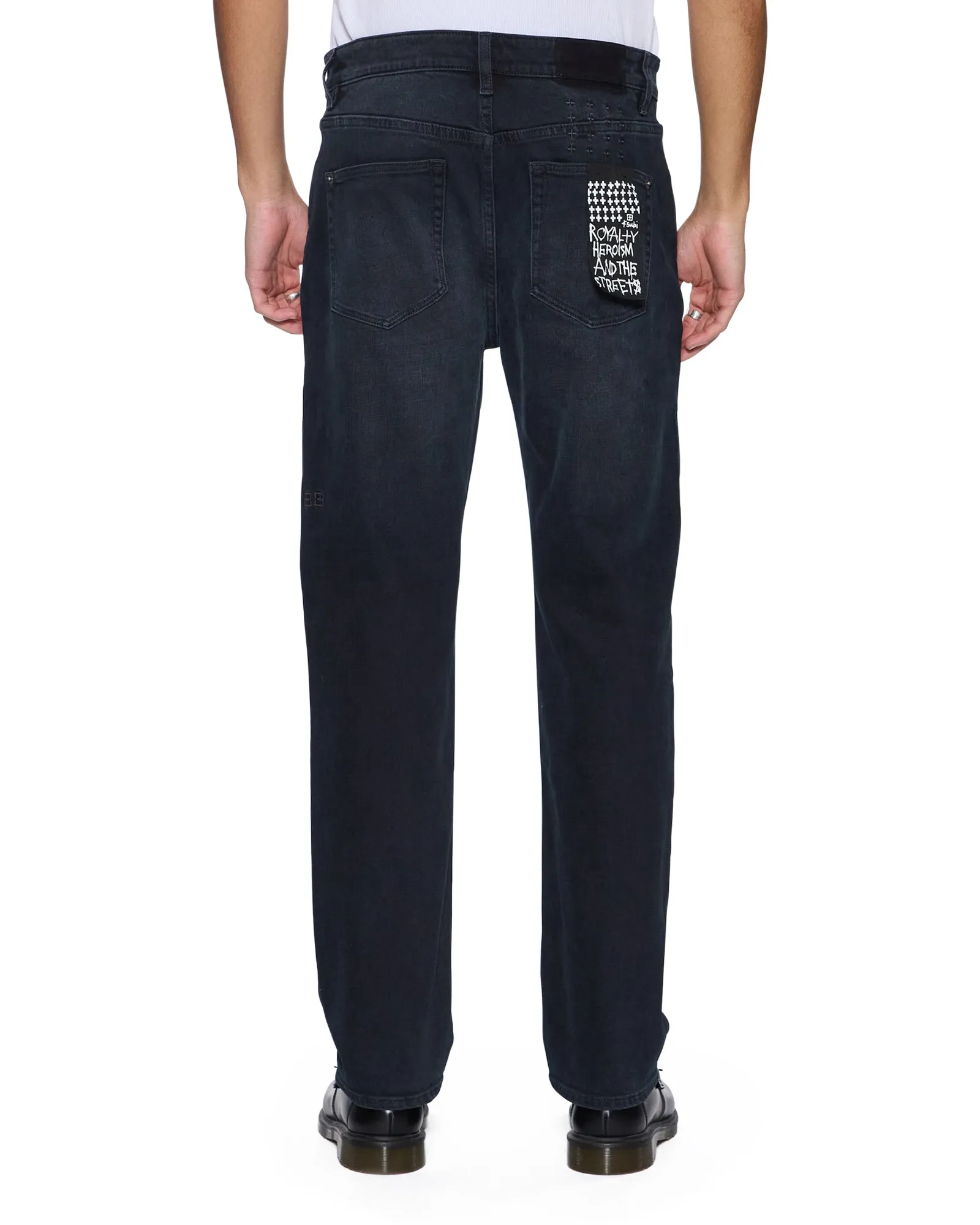 Chill Vibe Essential Look HAZLOW RINSED RESIN