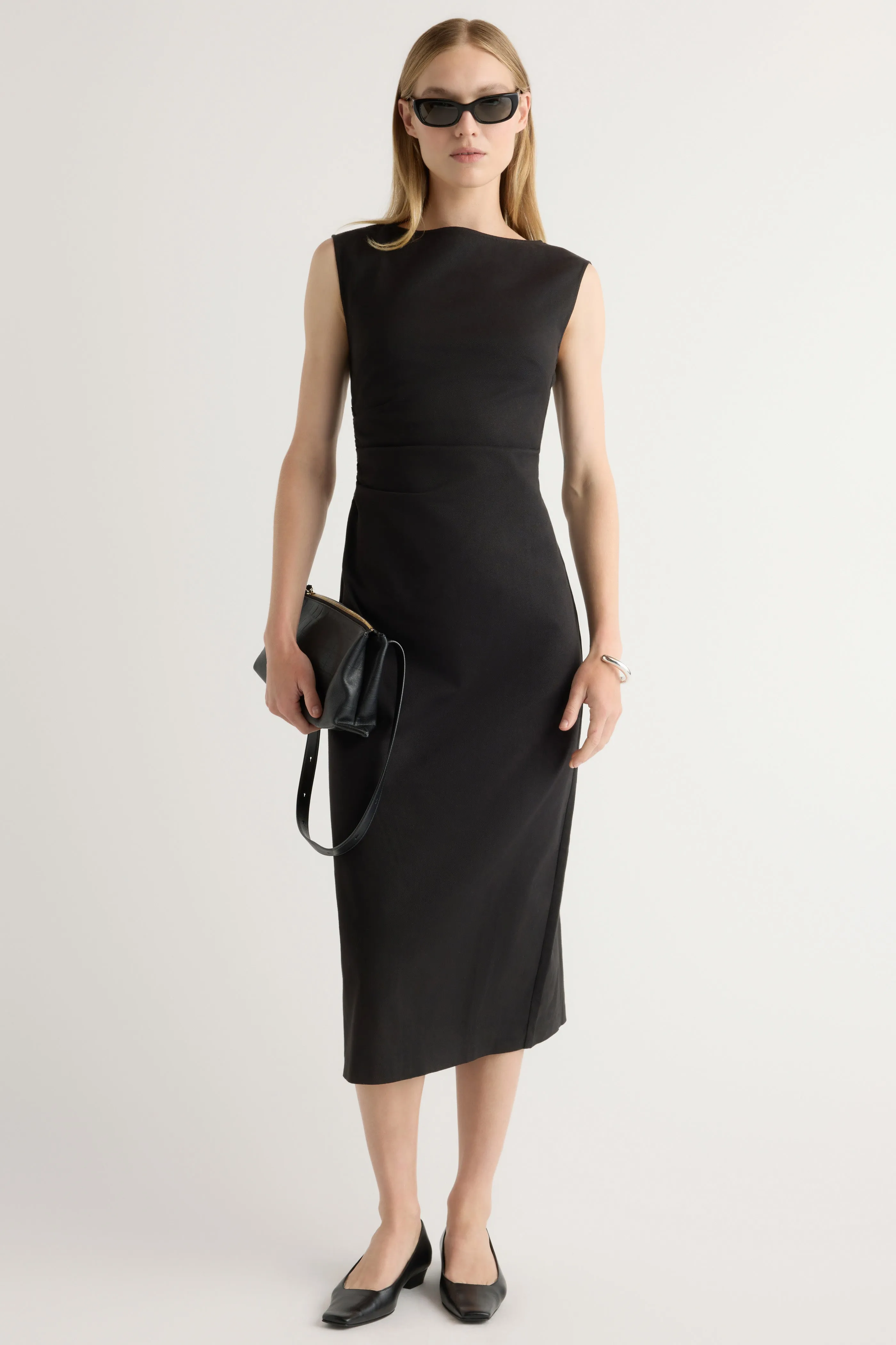 Countryside-Style Inari Cotton Twill Boat-Neck Dress