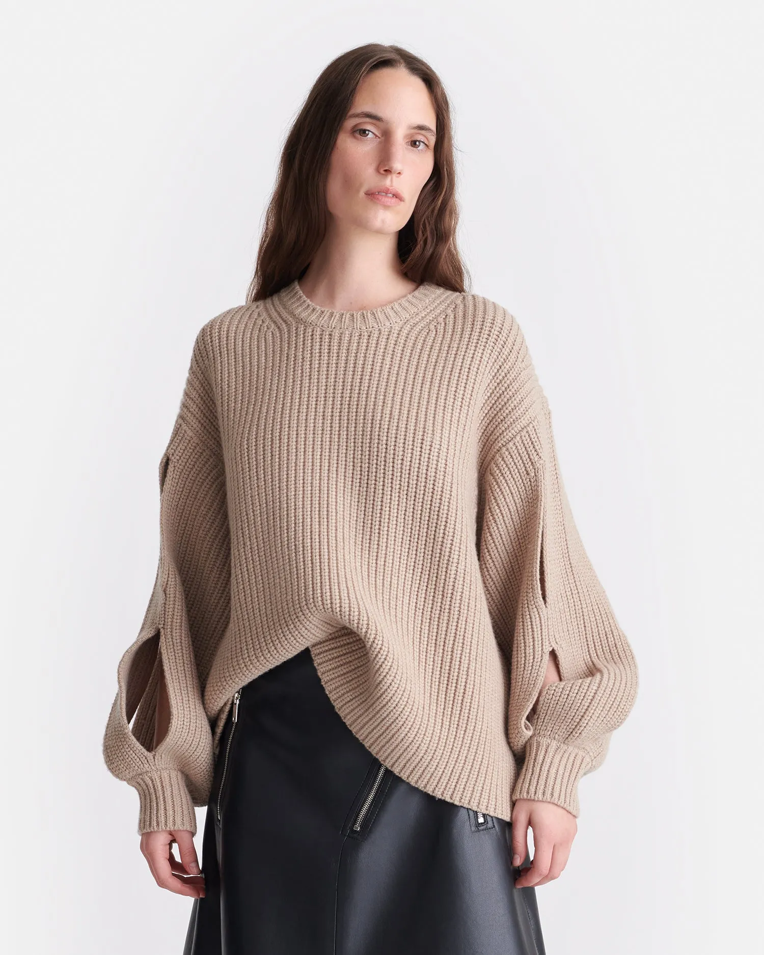 Jacint - Cashmere-Blend Sweater - Oatmeal Simple Classic
