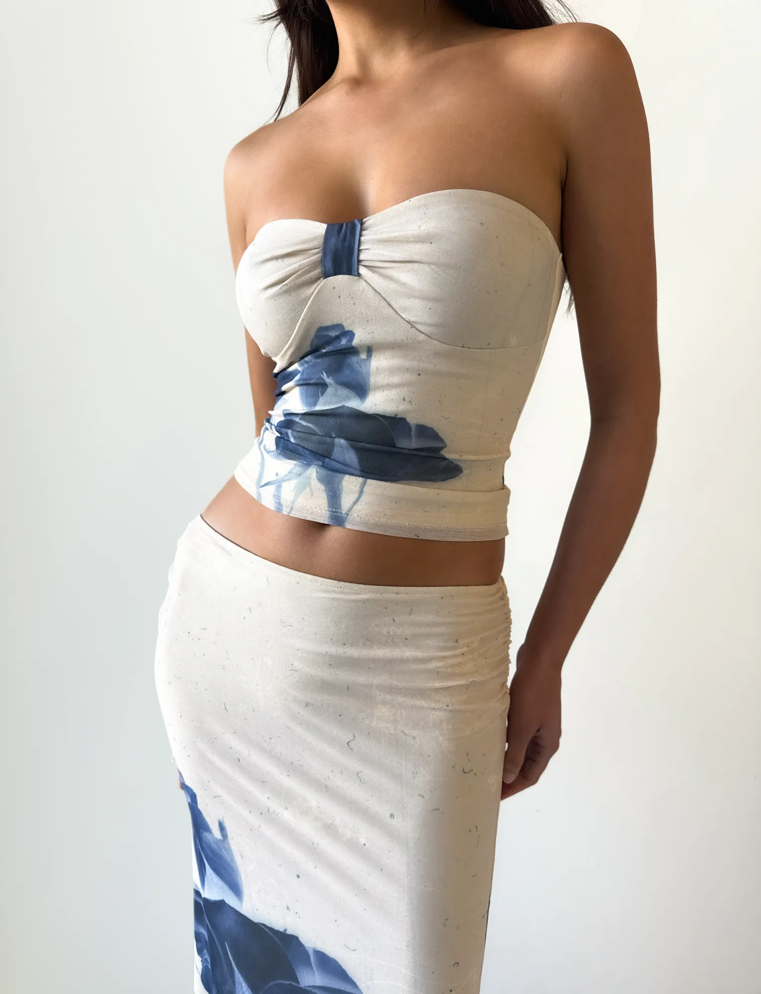 JANIS TOP - INDIGO FLORAL VNeck Style