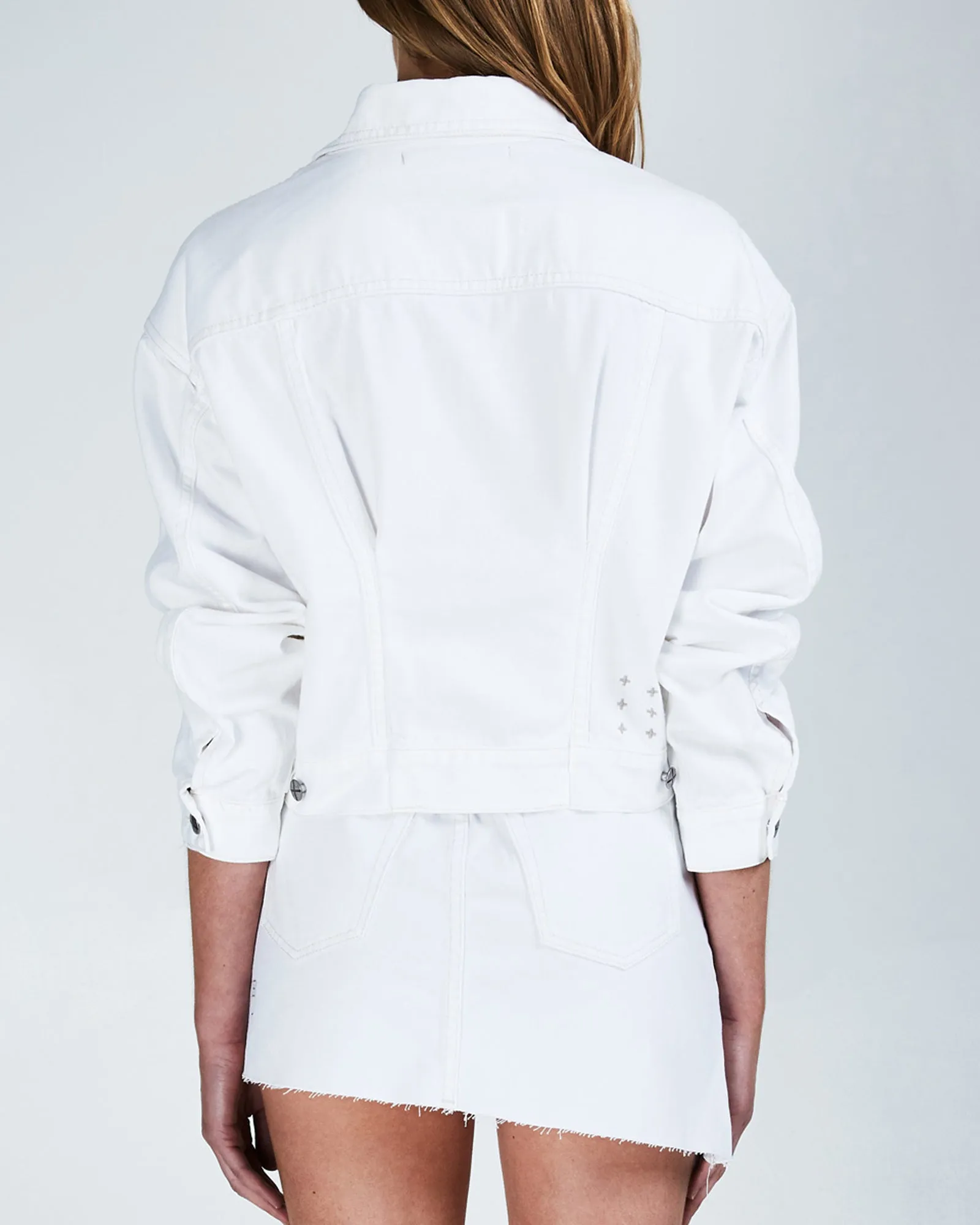 JUSTIFY JACKET FLY WHITE Round-neck
