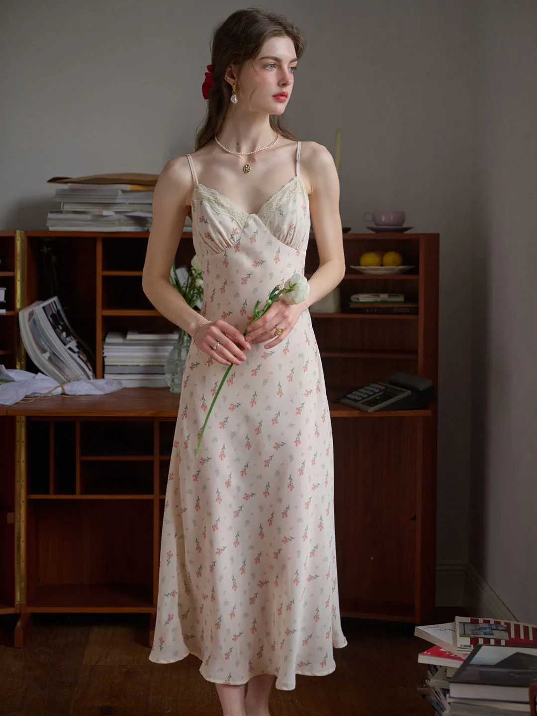 Clean Grace Party Safe Juliana Lace Patchwork V-neck Floral Suspender Dress-Apricot