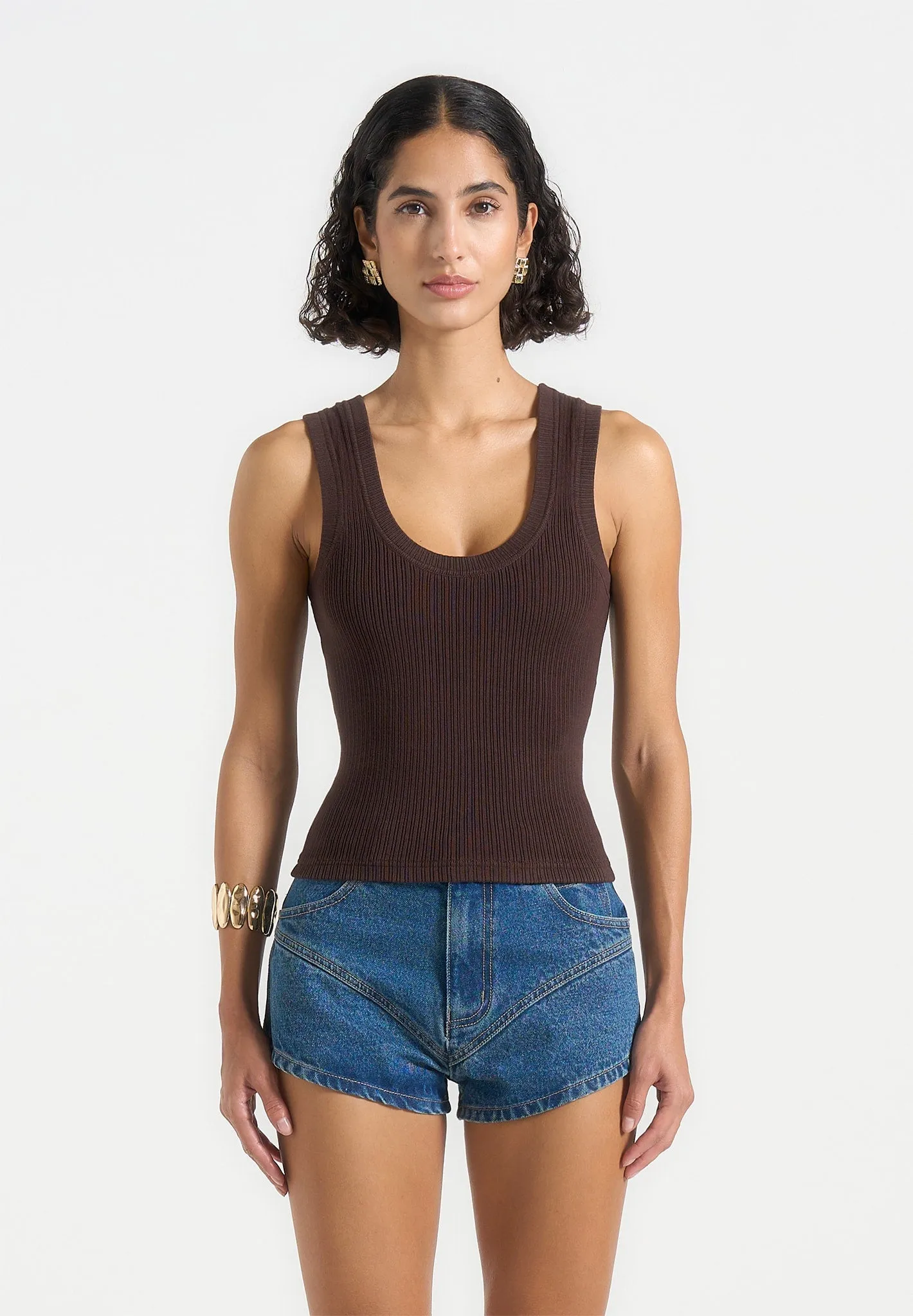 Cozy Layering Liane - Scoop Neck Ribbed Vest - Brown