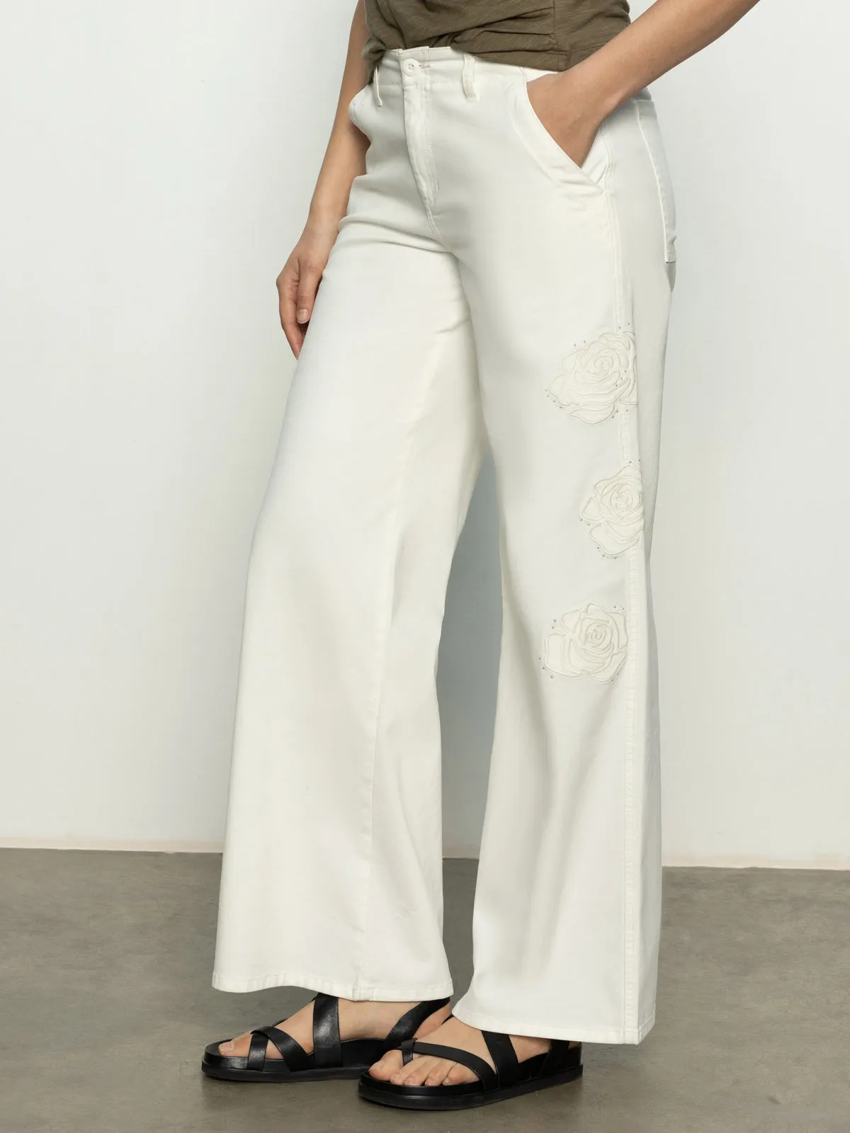 Casual Comfort Look Rosette Army High Rise Pant Powdered Sugar