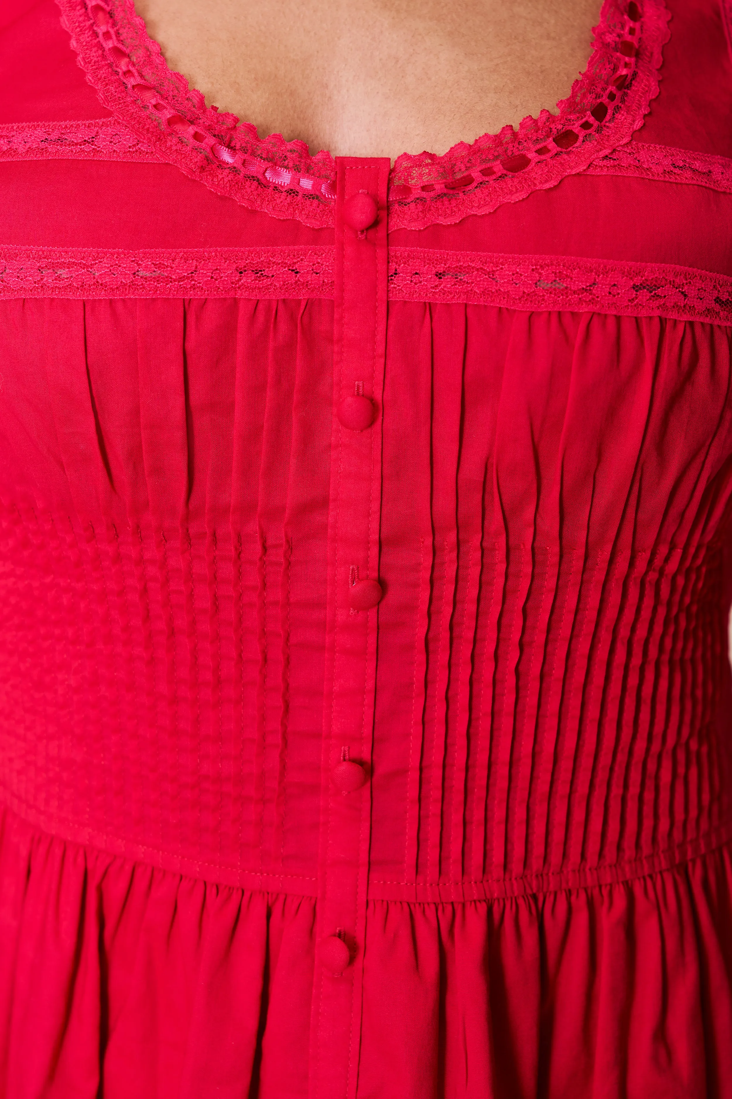 Lille Pintuck Dress Work Chic Classic Fit