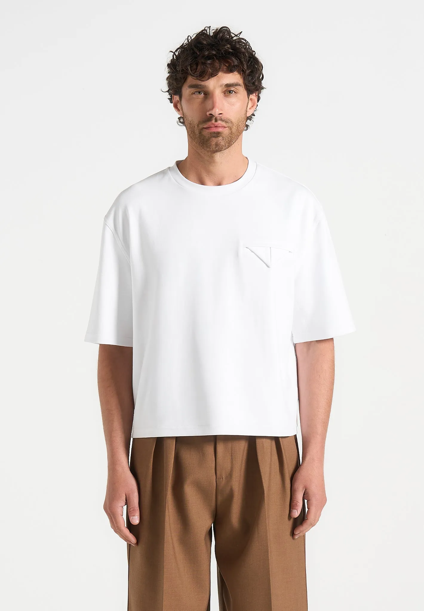 Cooling Mesh Lining L??on - Boxy Cropped T-Shirt - White