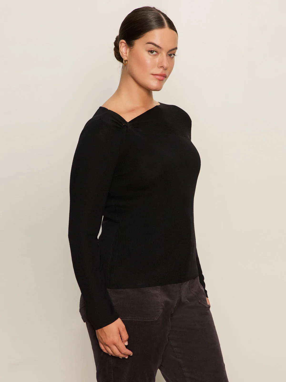 NonChafing Fabric Long Sleeve Shoulder Twist Top Black Extended Sizing