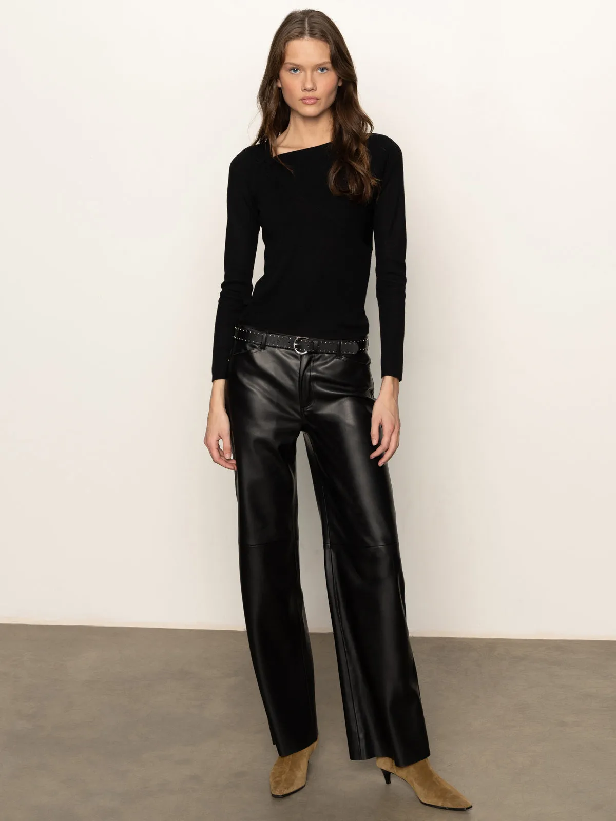 Long Sleeve Shoulder Twist Top Black Breathable mesh lining