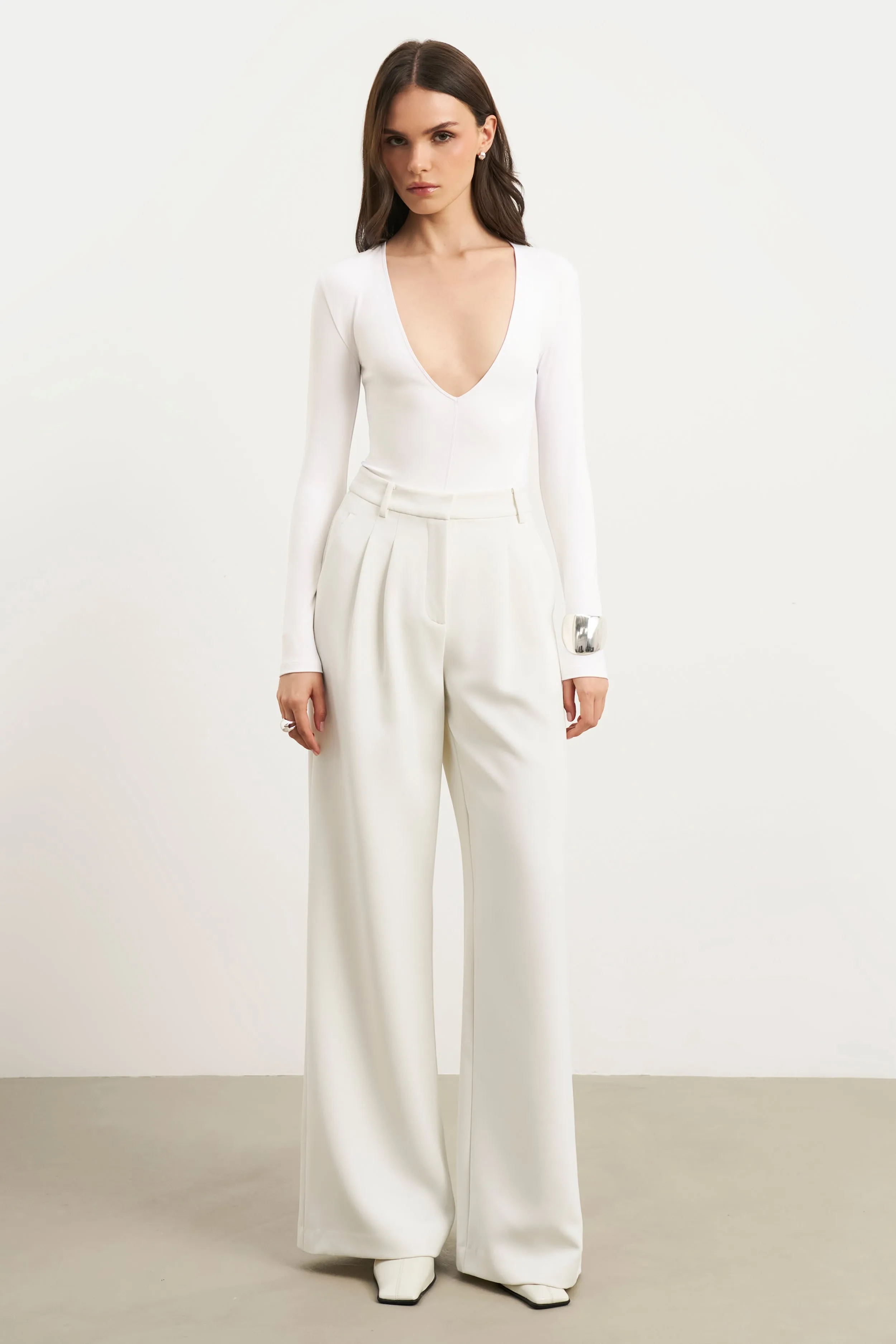 Anti Pilling Technology Fray Resistant Edges Longsleeve V Neck Plunge Bodysuit - White