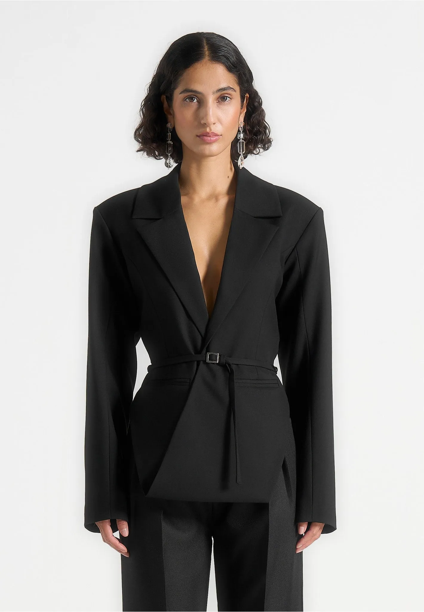 Yuna - Plunge Tailored Blazer With Belt - Black Refined Look